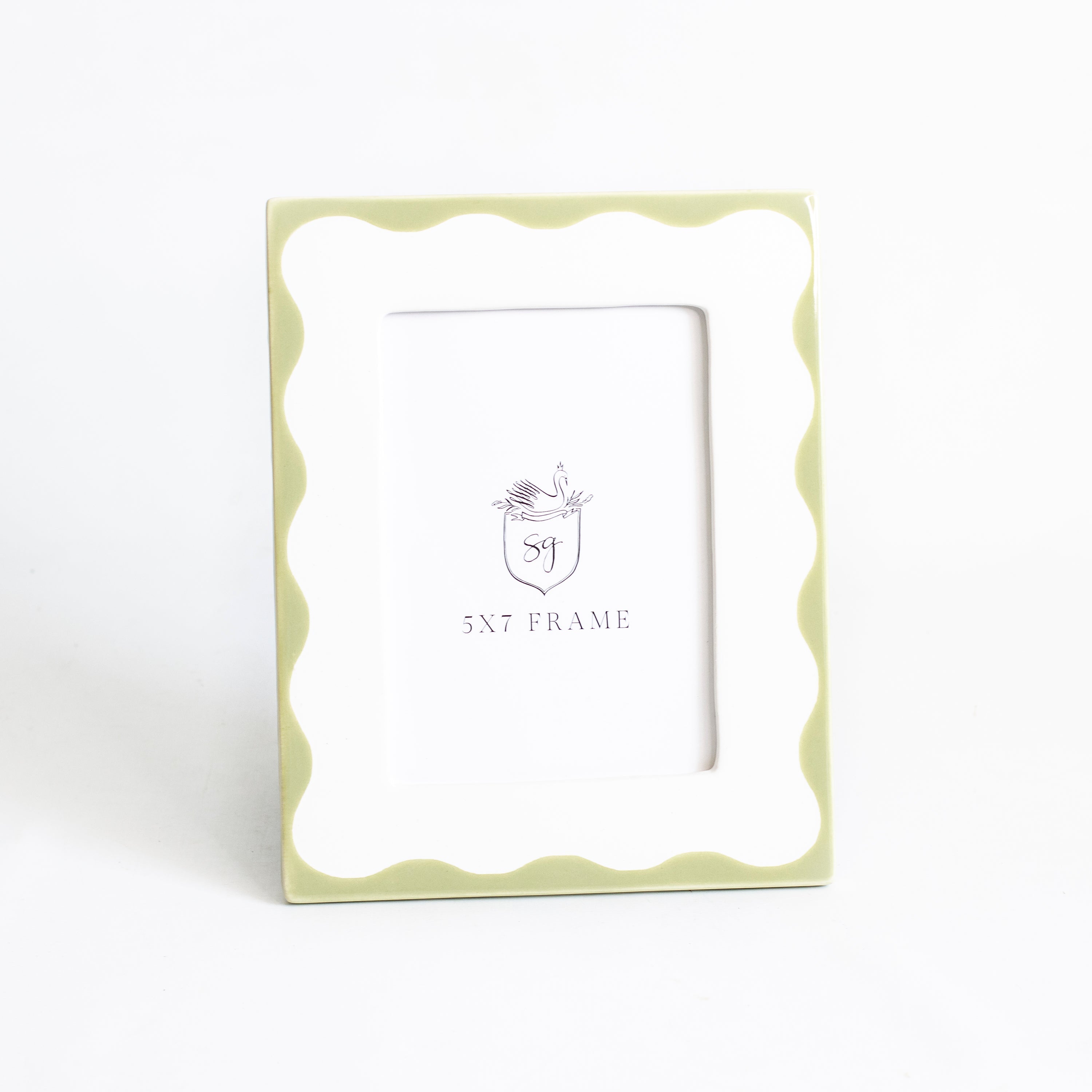 Customizable Scallop Picture Frame