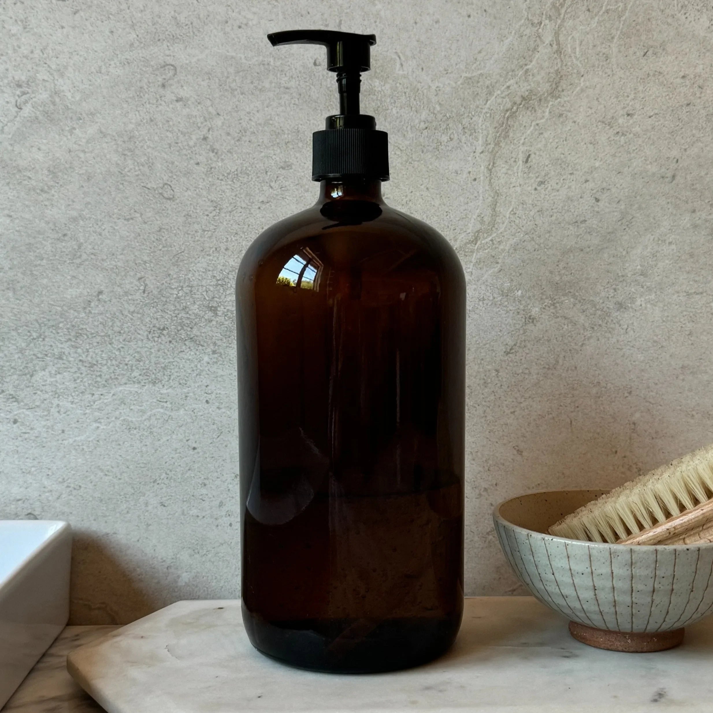 Amber Glass Bottle 32oz - The Mayfair Hall