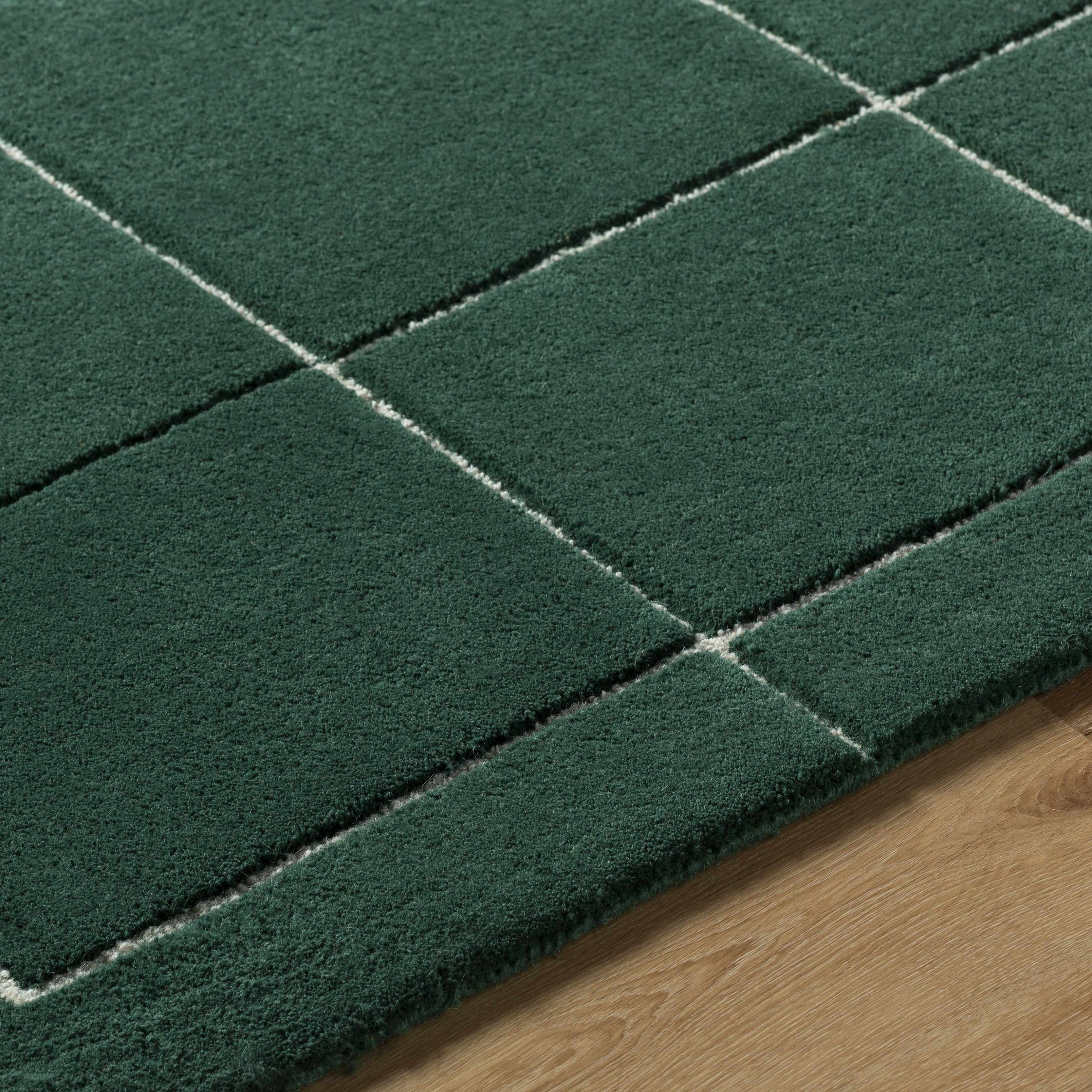 Siarl Checkered Wool Area Rug in Green