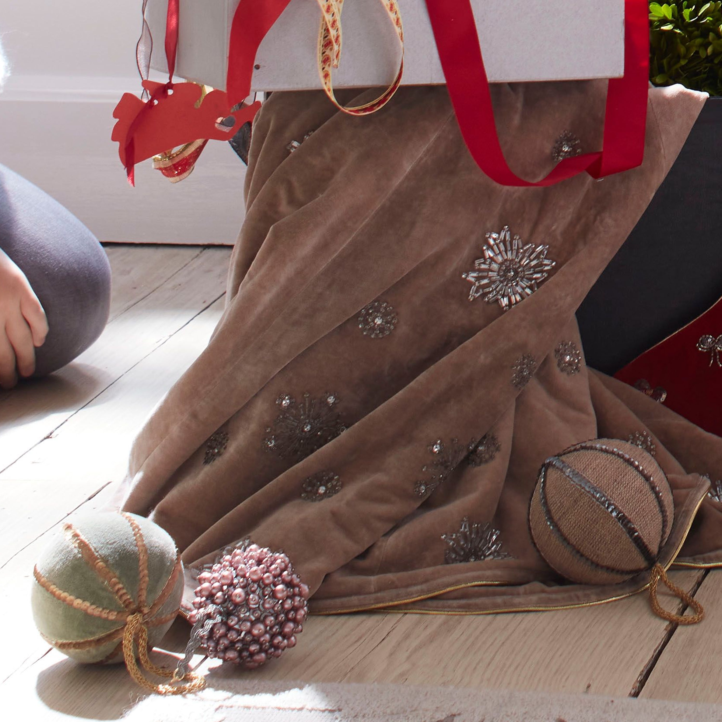 Extra large snowflake tree skirt, taupe