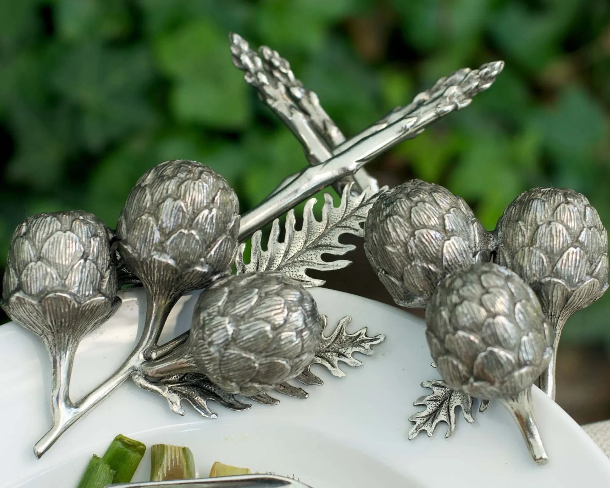 Artichoke Stoneware Tray - The Mayfair Hall