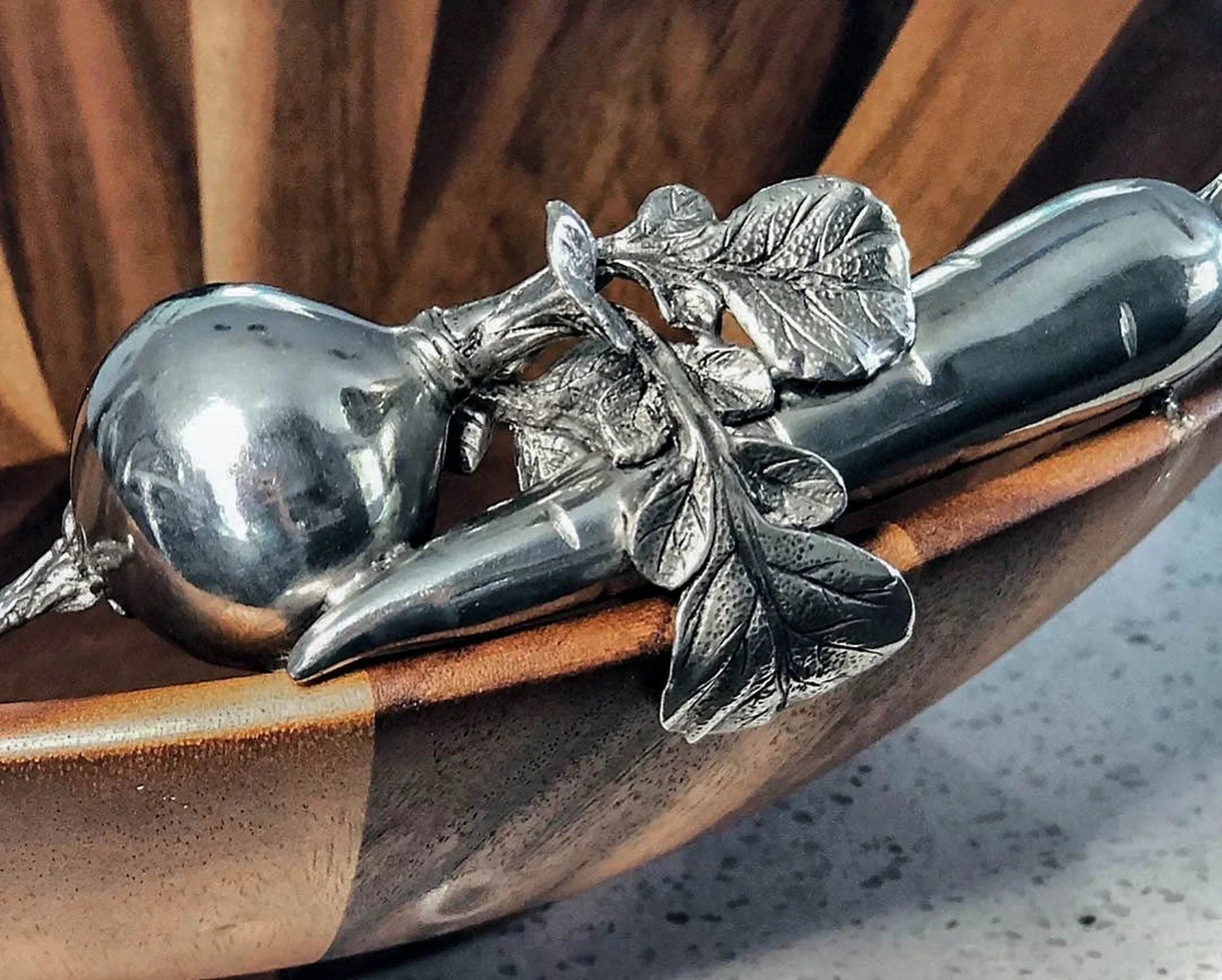 Garden Veggie Salad Serving Bowl - The Mayfair Hall