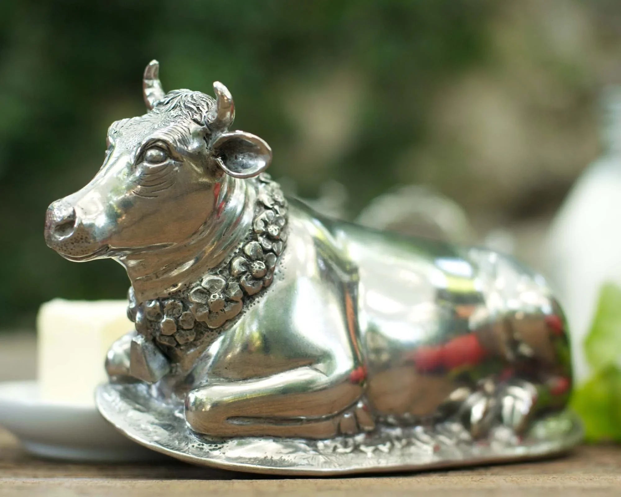 Mabel Cow Butter Dish - The Mayfair Hall