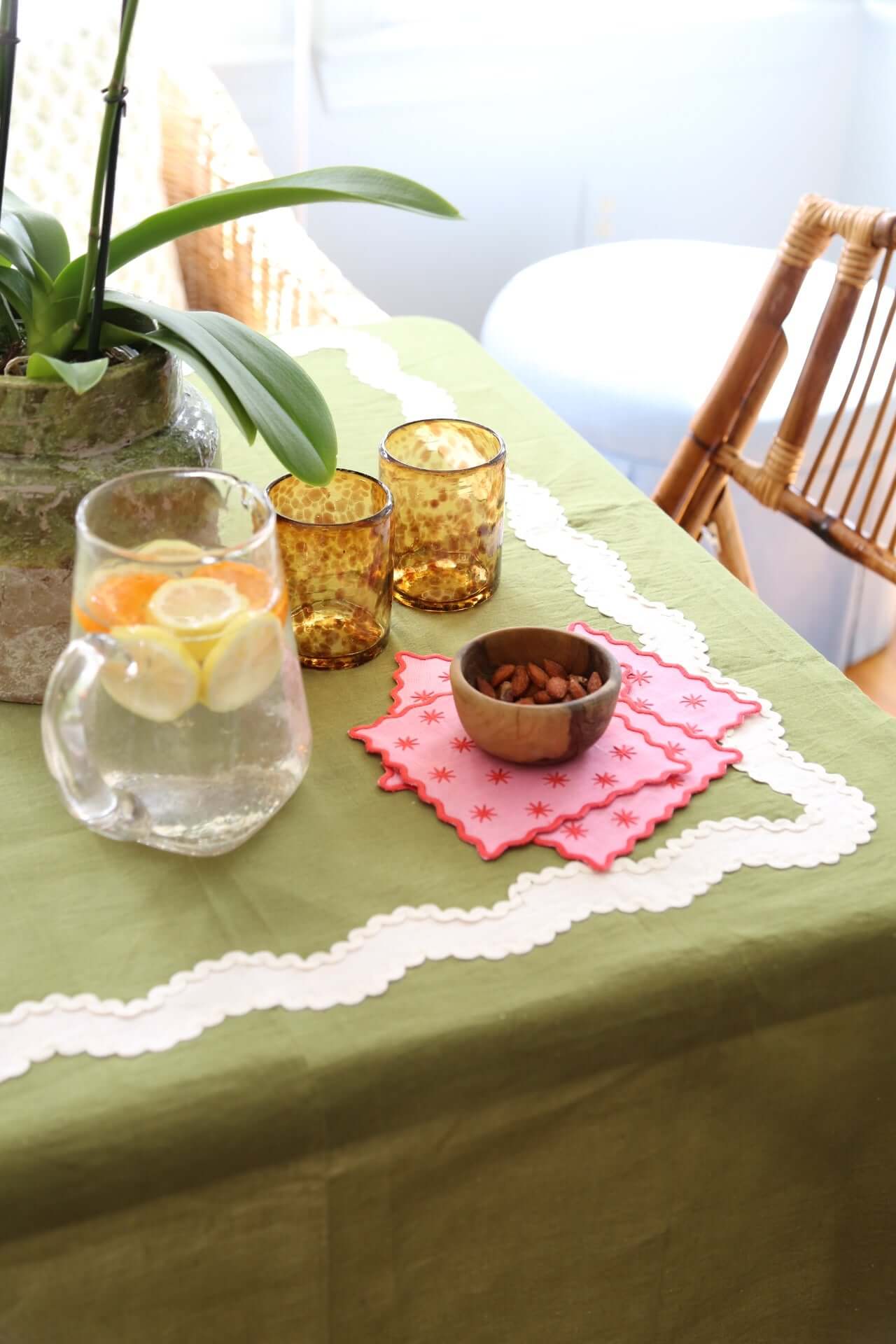 Saint-Rémy Linen Tablecloth