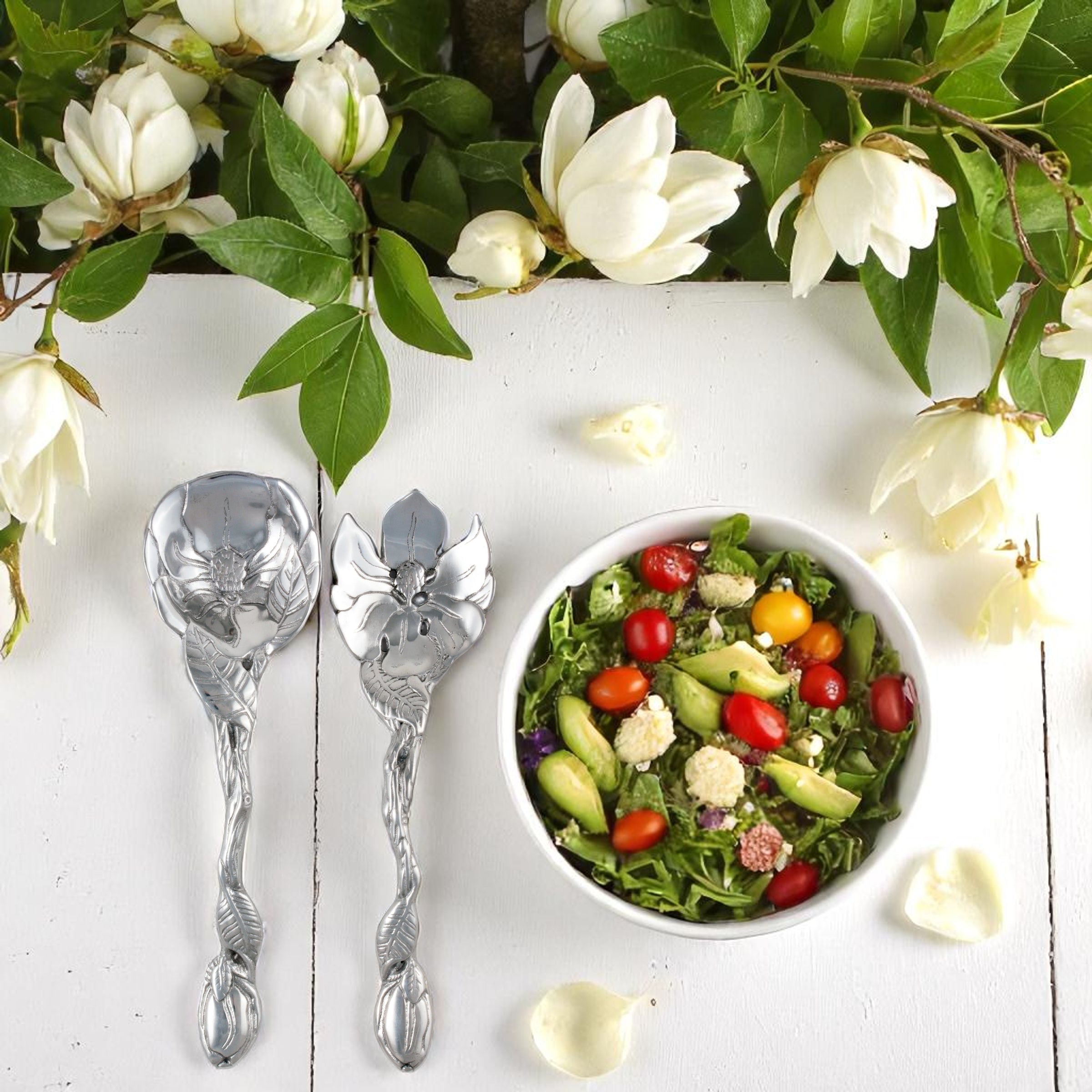 Magnolia Serving Set