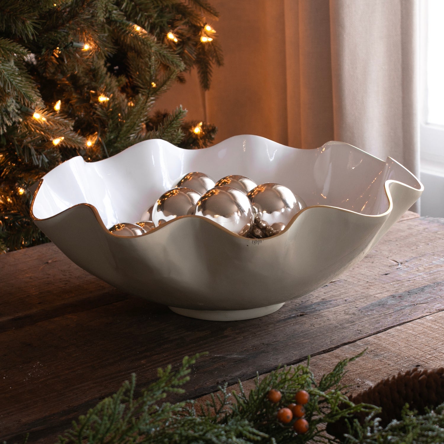ENCANTO Carola Extra Large Bowl (Cream and White)
