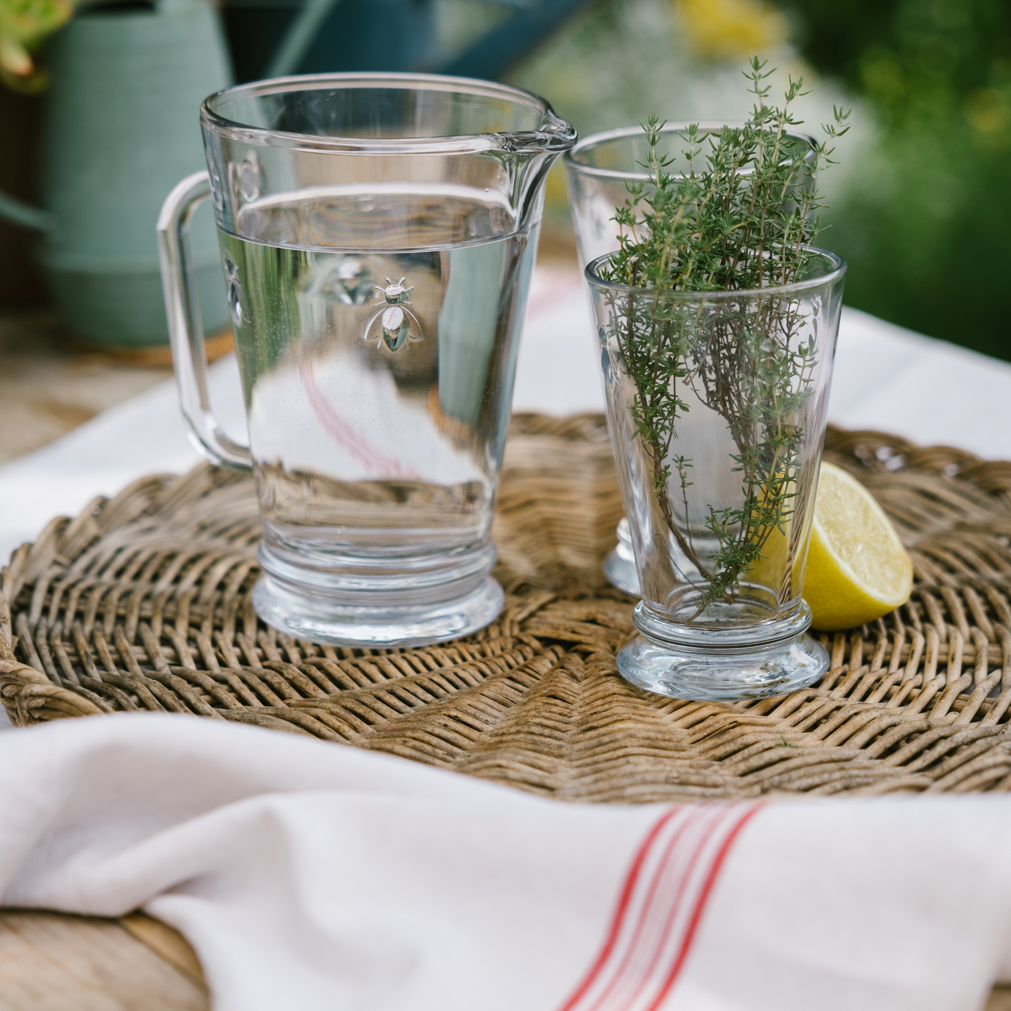 Bee Pitcher