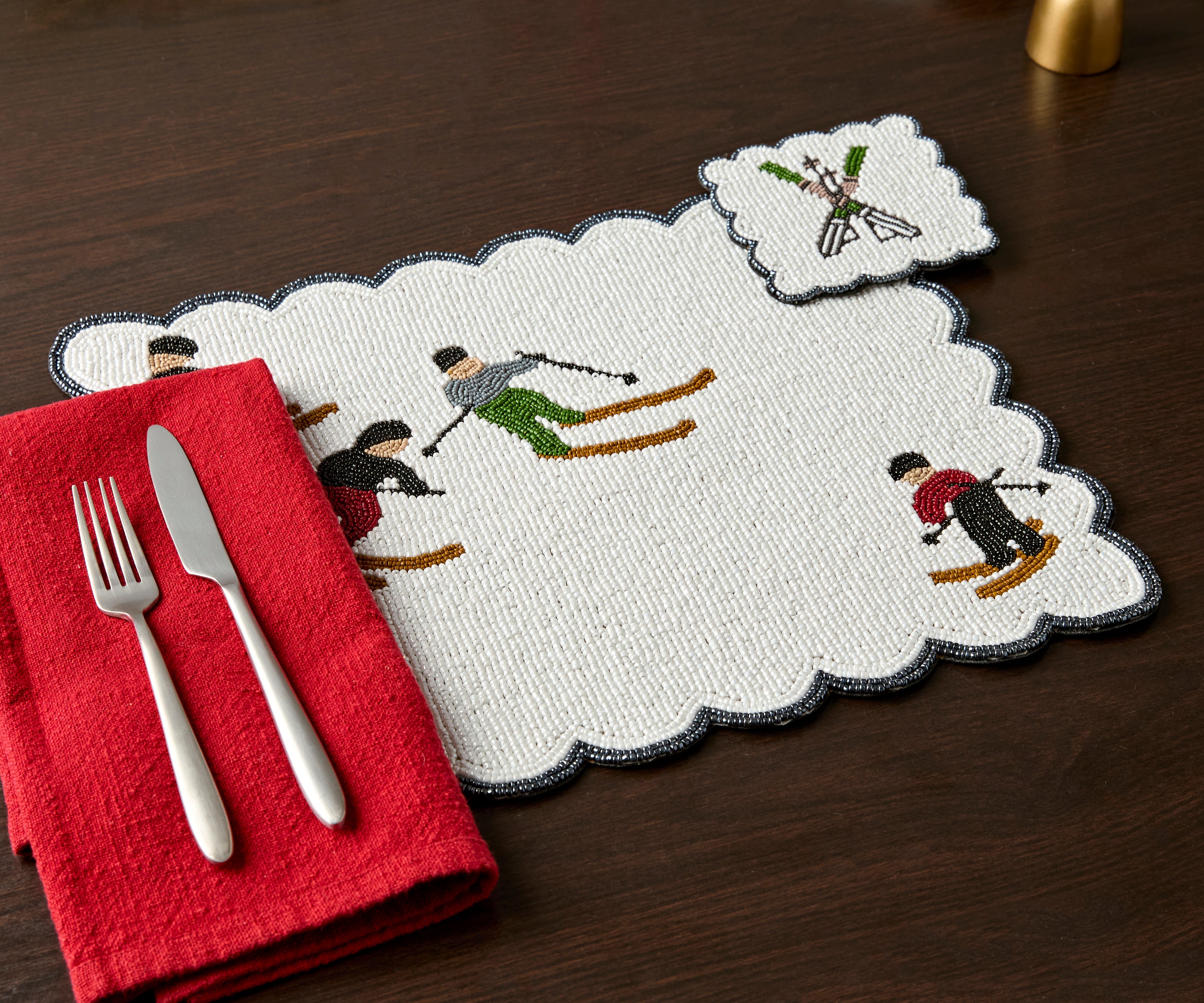 Winter Skier Christmas placemats Set – Snowy Mountain Dining Table Decor – Winter Wonderland Table Setting