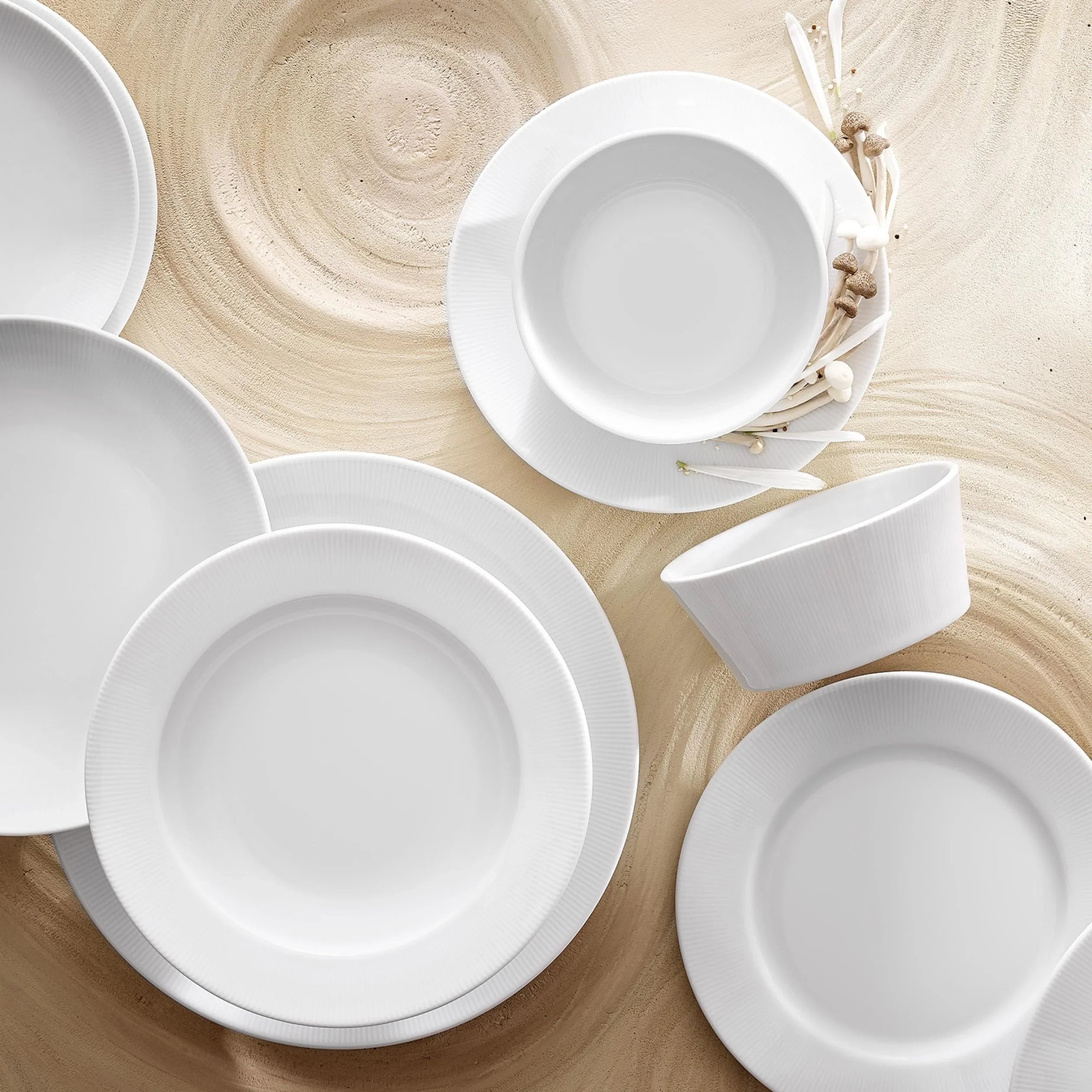 Eventail 8.5" Rimmed Soup Plate, Set of 4 - The Mayfair Hall