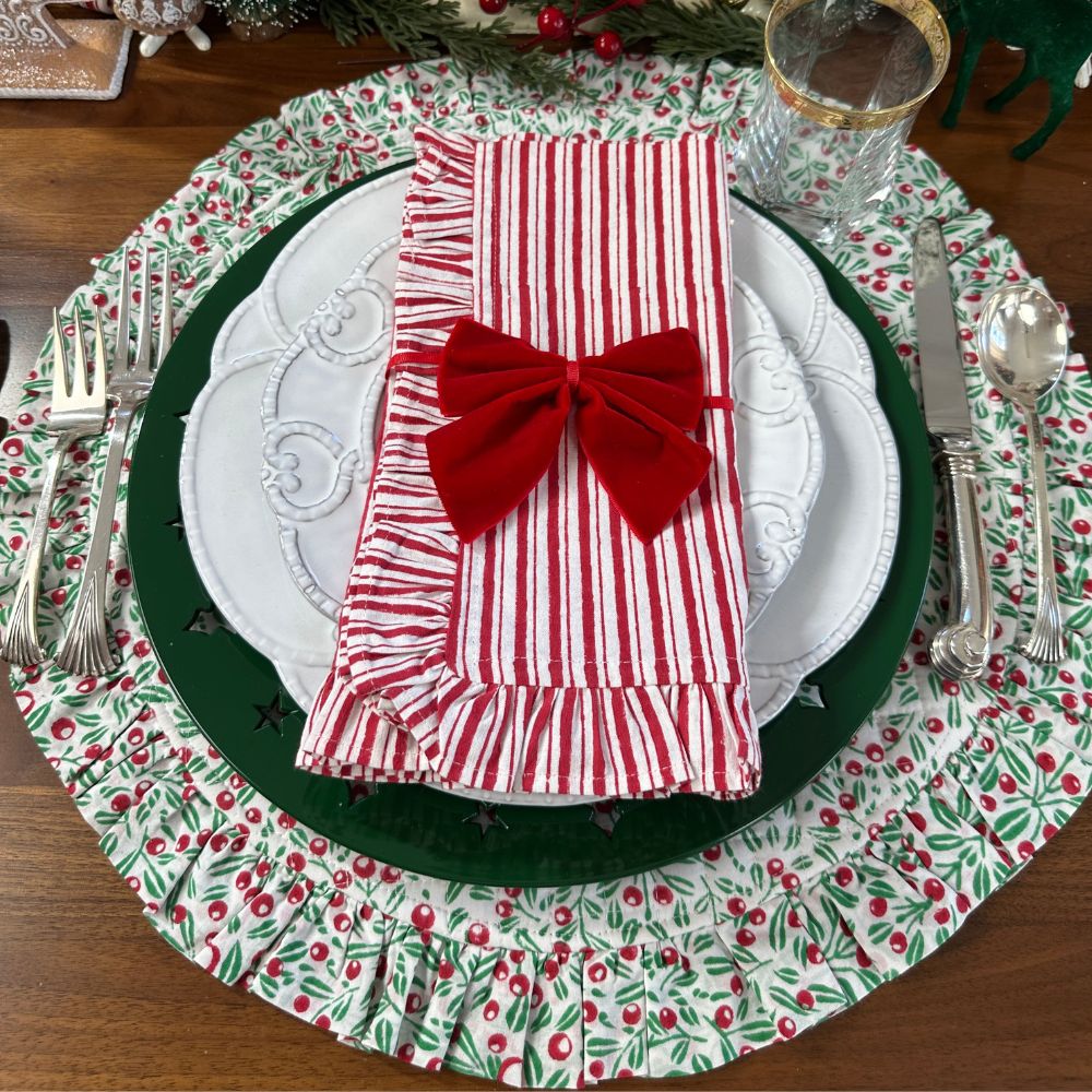 Mistletoe & Bows Quilted Ruffle Placemat - Set of 4
