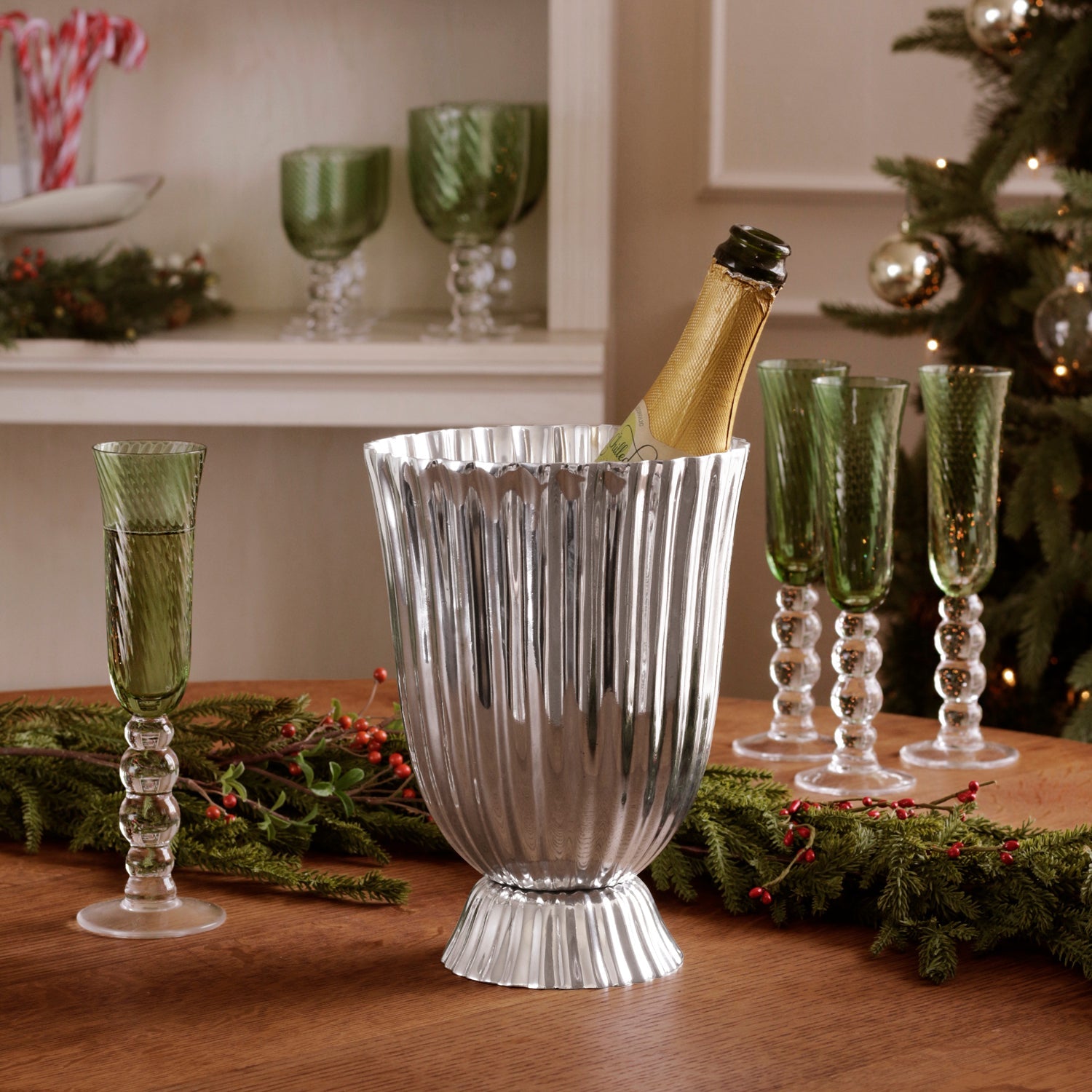 GLASS French Swirl Champagne Flute Set of 4 (Green)