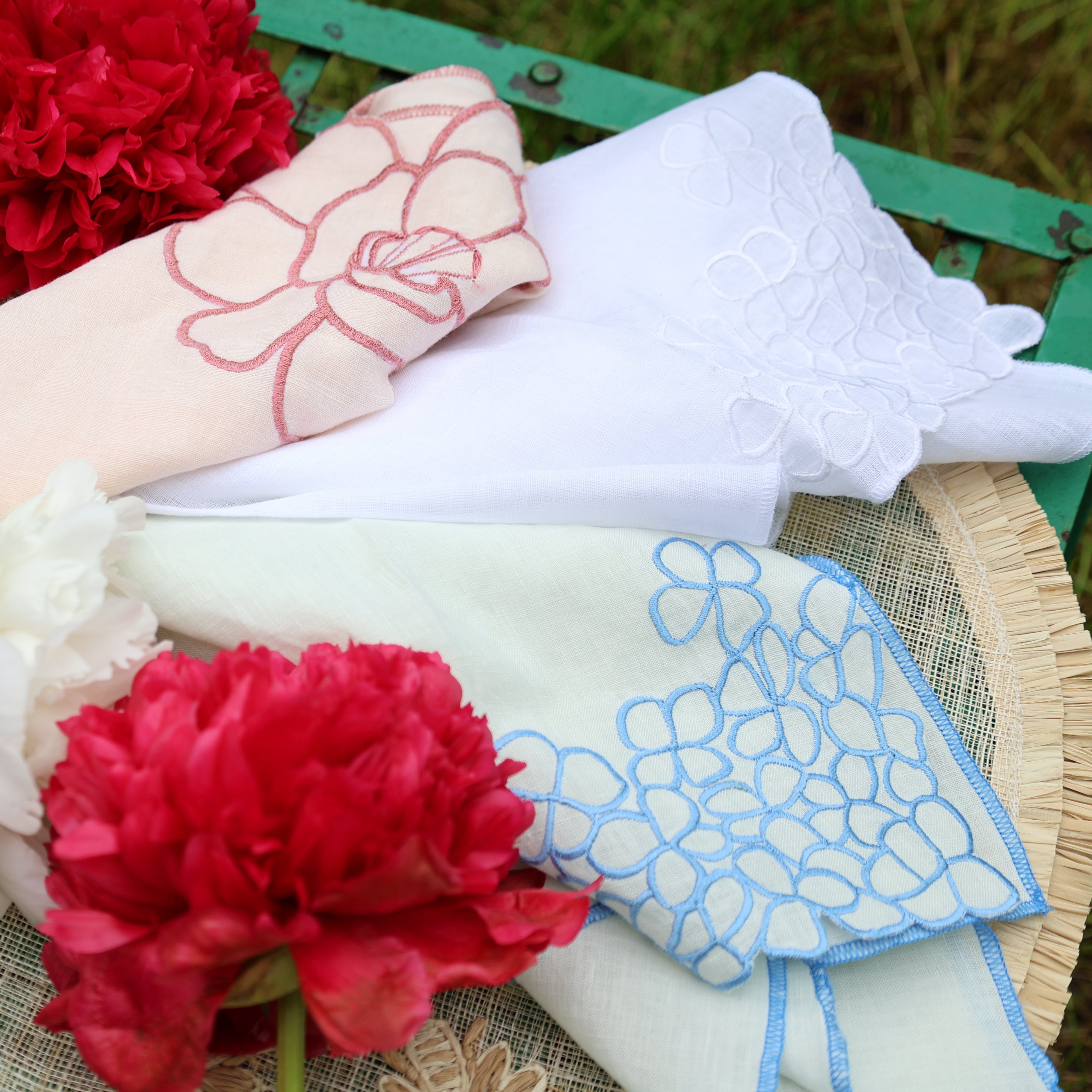 Hydrangea dinner napkins, blue, set of two