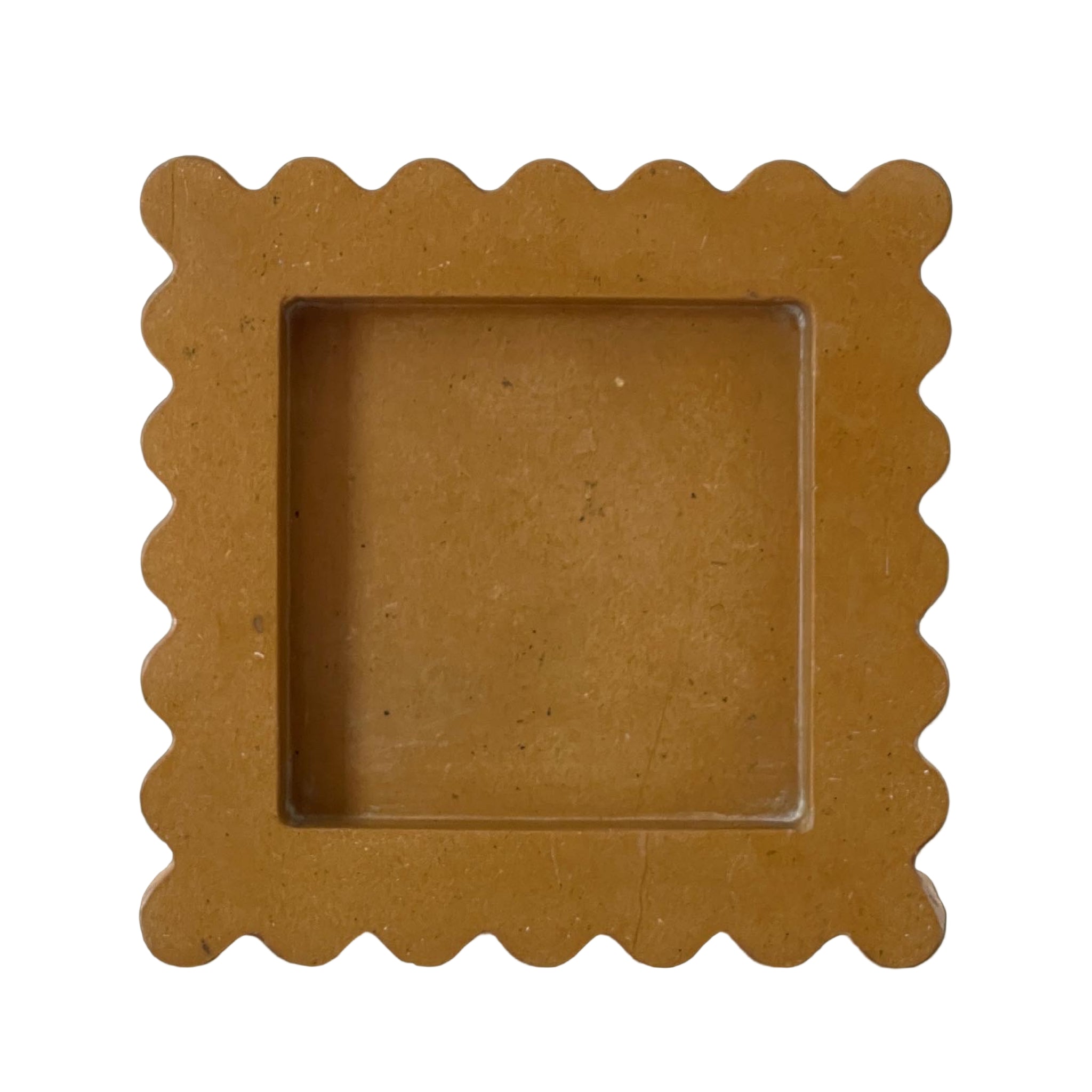 Box Solid Marble Tray in Honeycomb with Scalloped Edges