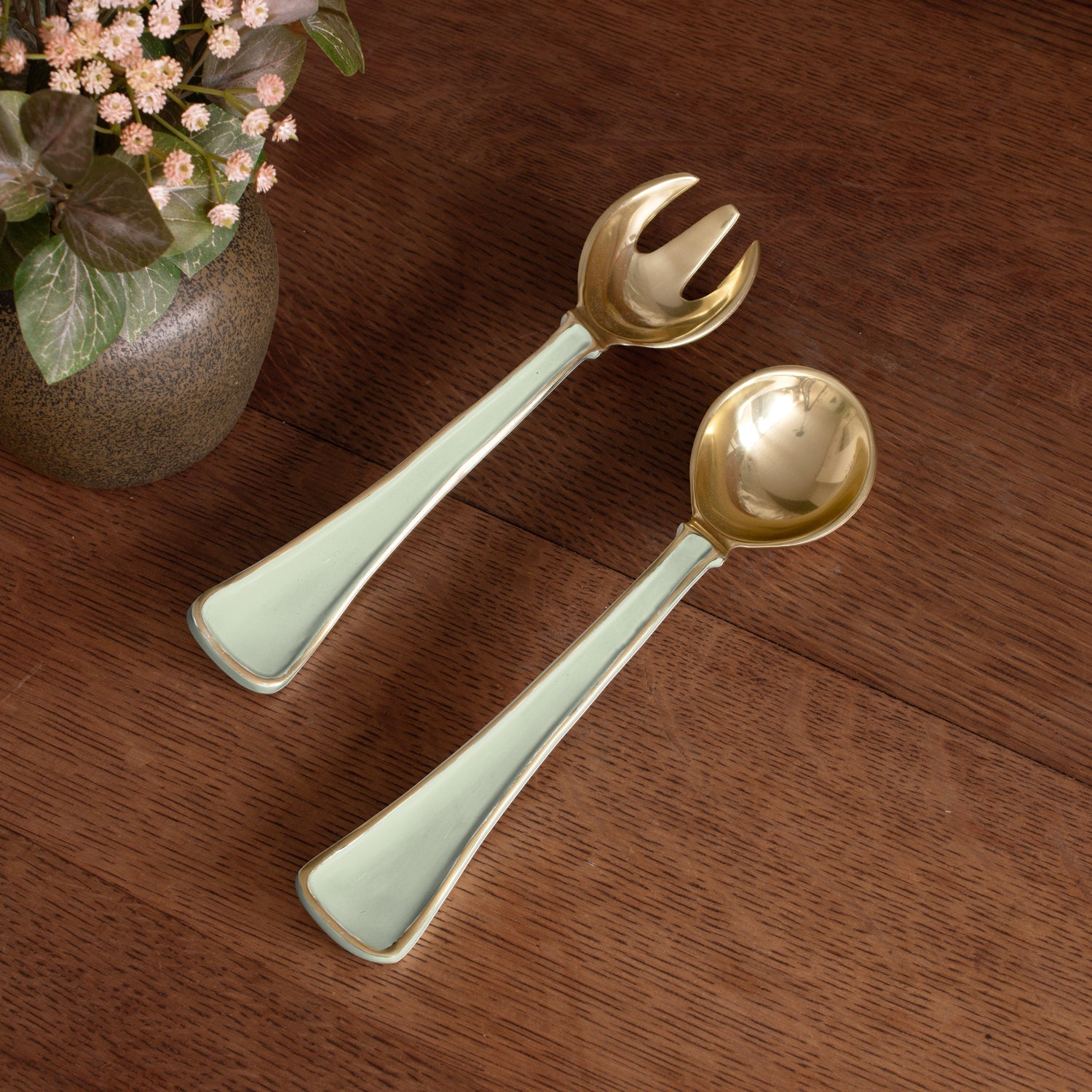 ENCANTO Soho Salad Servers (Pistachio)