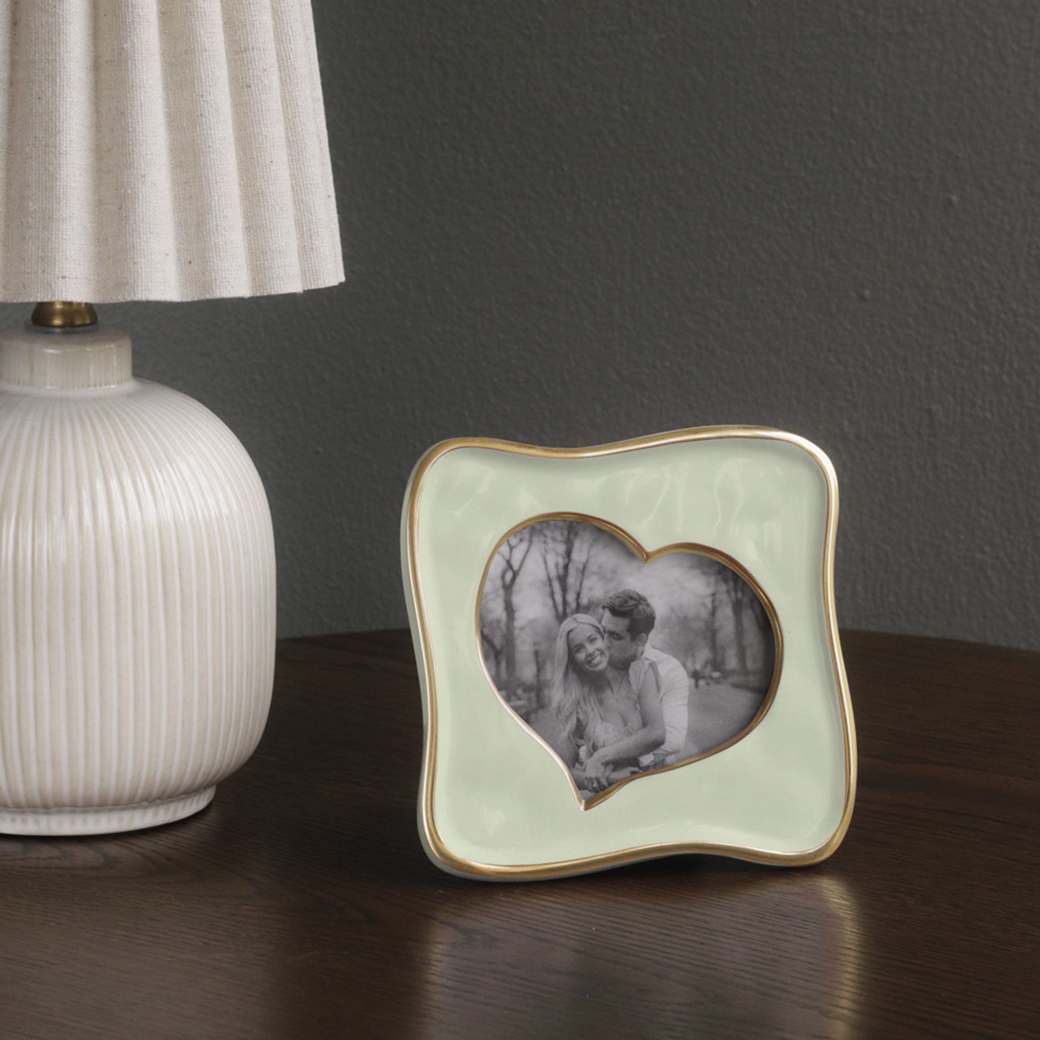 FRAME Encanto Curved Heart 5 x 5 (Pistachio)