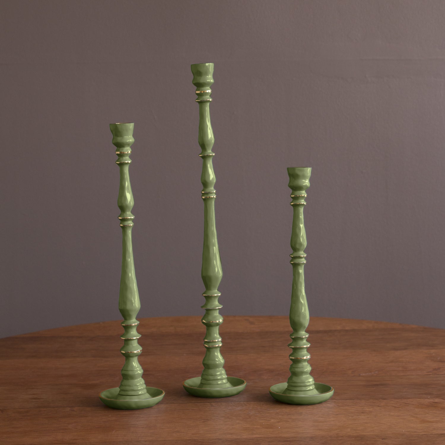 ENCANTO Crosby Medium Candlestick Holder (Leaf Green)