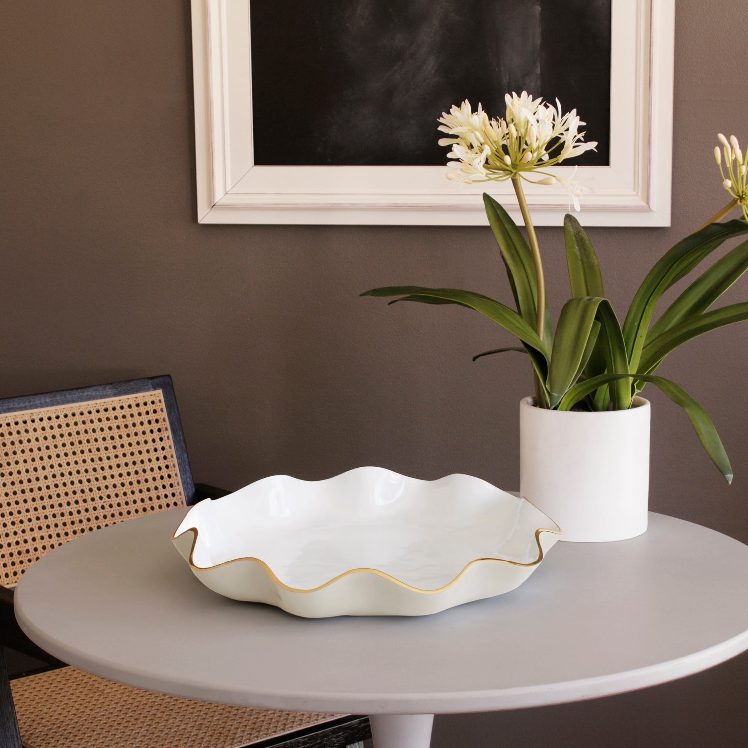 ENCANTO Carola  Large Round Platter (Cream and White)