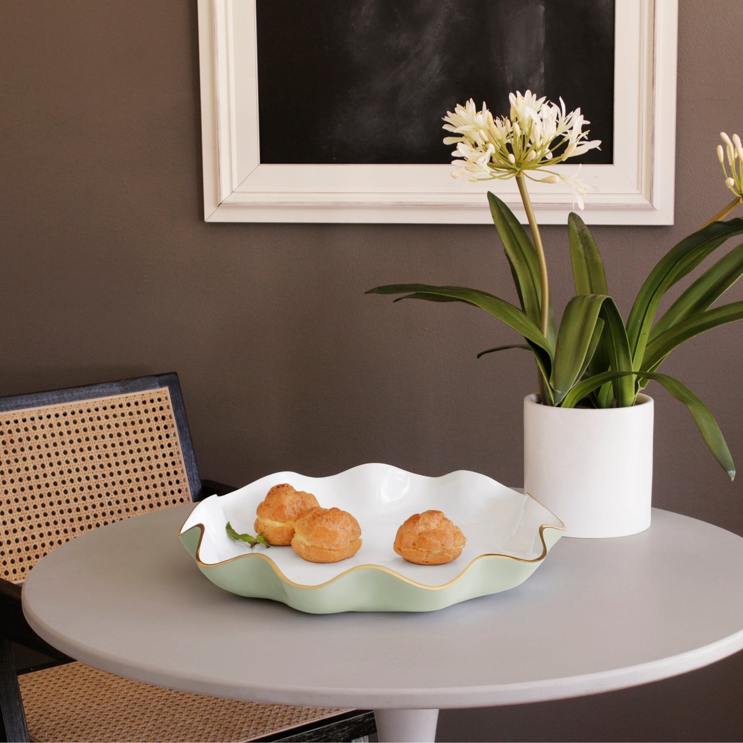 ENCANTO Carola  Large Round Platter (Pistachio and White)