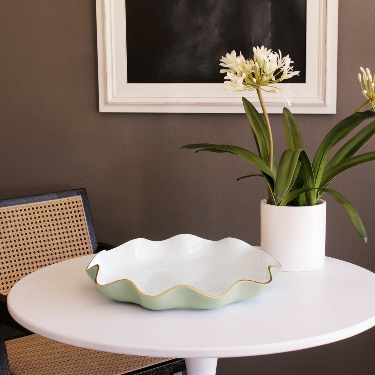 ENCANTO Carola  Large Round Platter (Pistachio and White)