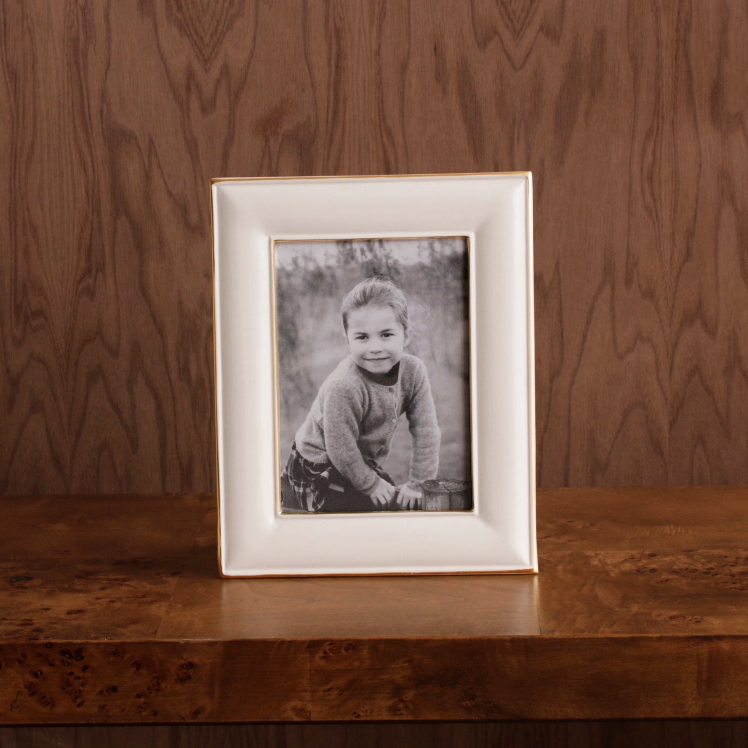 FRAME Encanto Charlotte  5 x 7  Cream