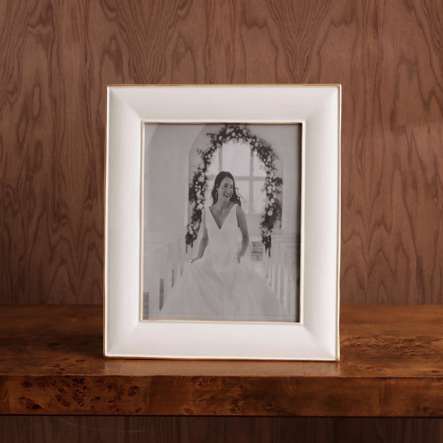 FRAME Encanto Charlotte 8 x 10  Cream