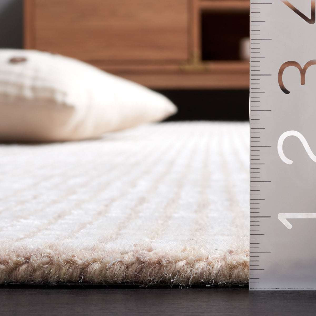 Abstract Modern Hand Tufted Area Rug in Ivory and Beige