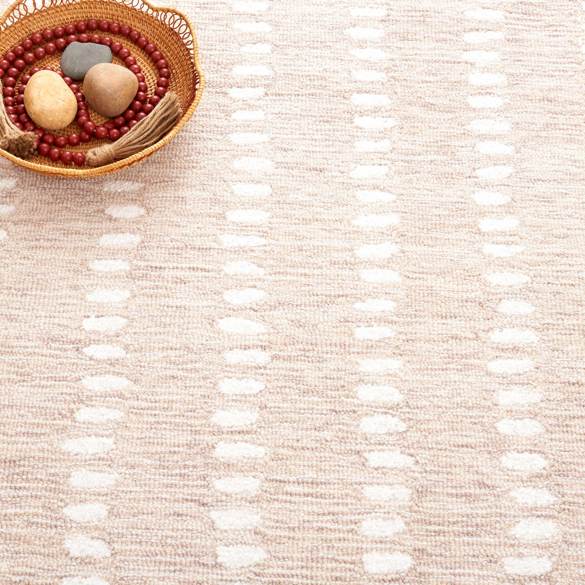 Abstract Modern Hand Tufted Area Rug in Beige and Ivory