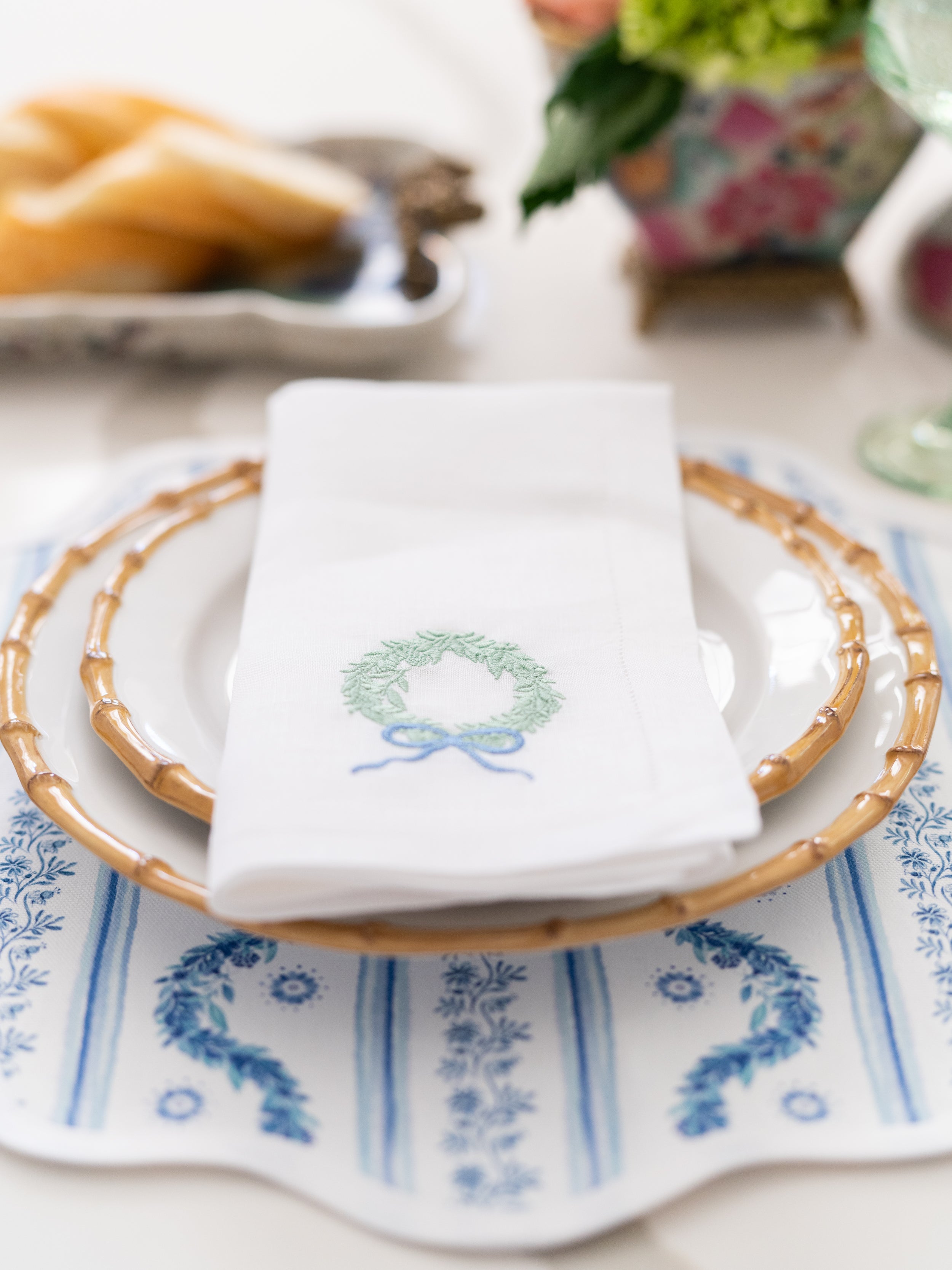Round Scalloped Placemat | Boxwood Garden - Delft Blue