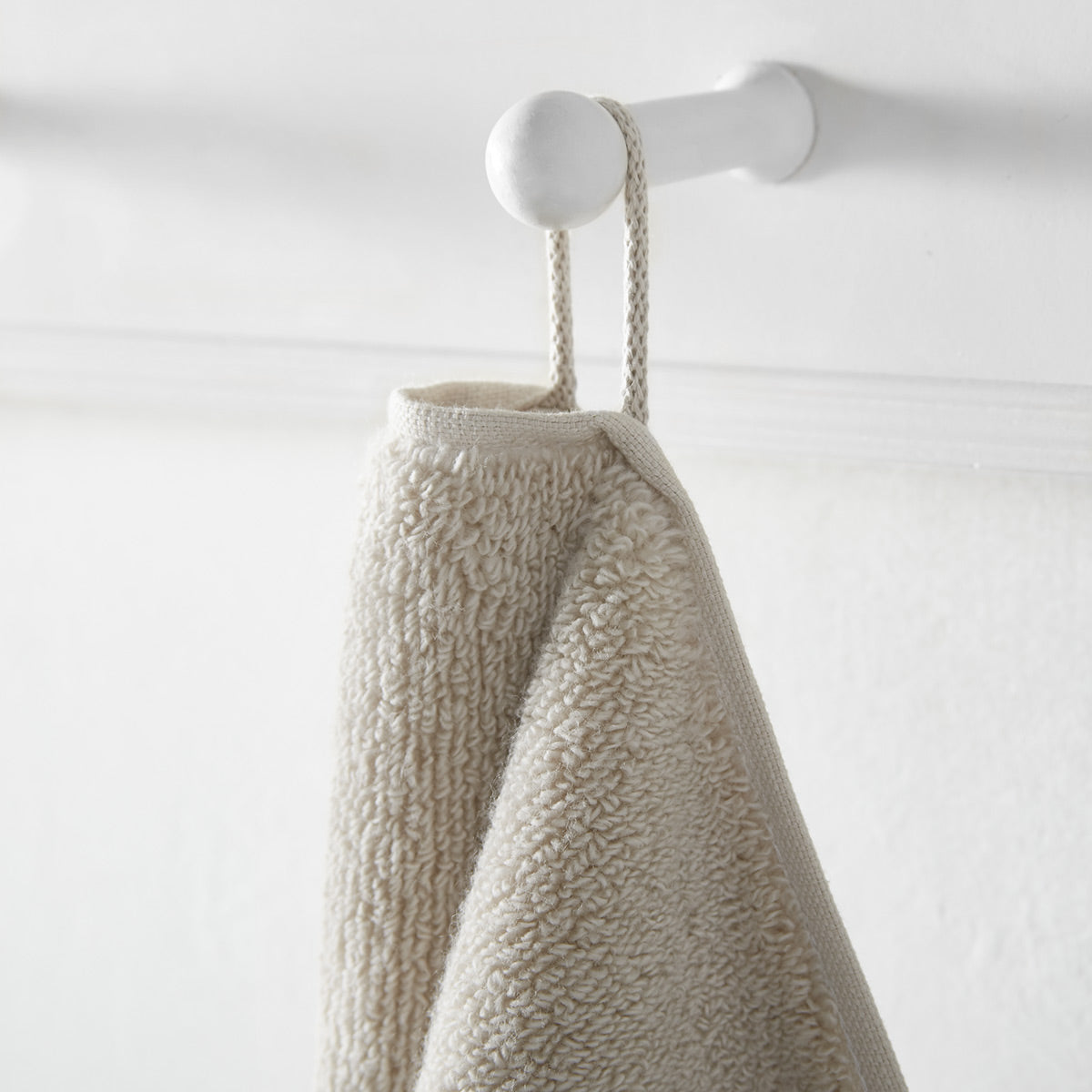 Chelsea Cotton Bath Towel With a Wide-ribbed Dobby
