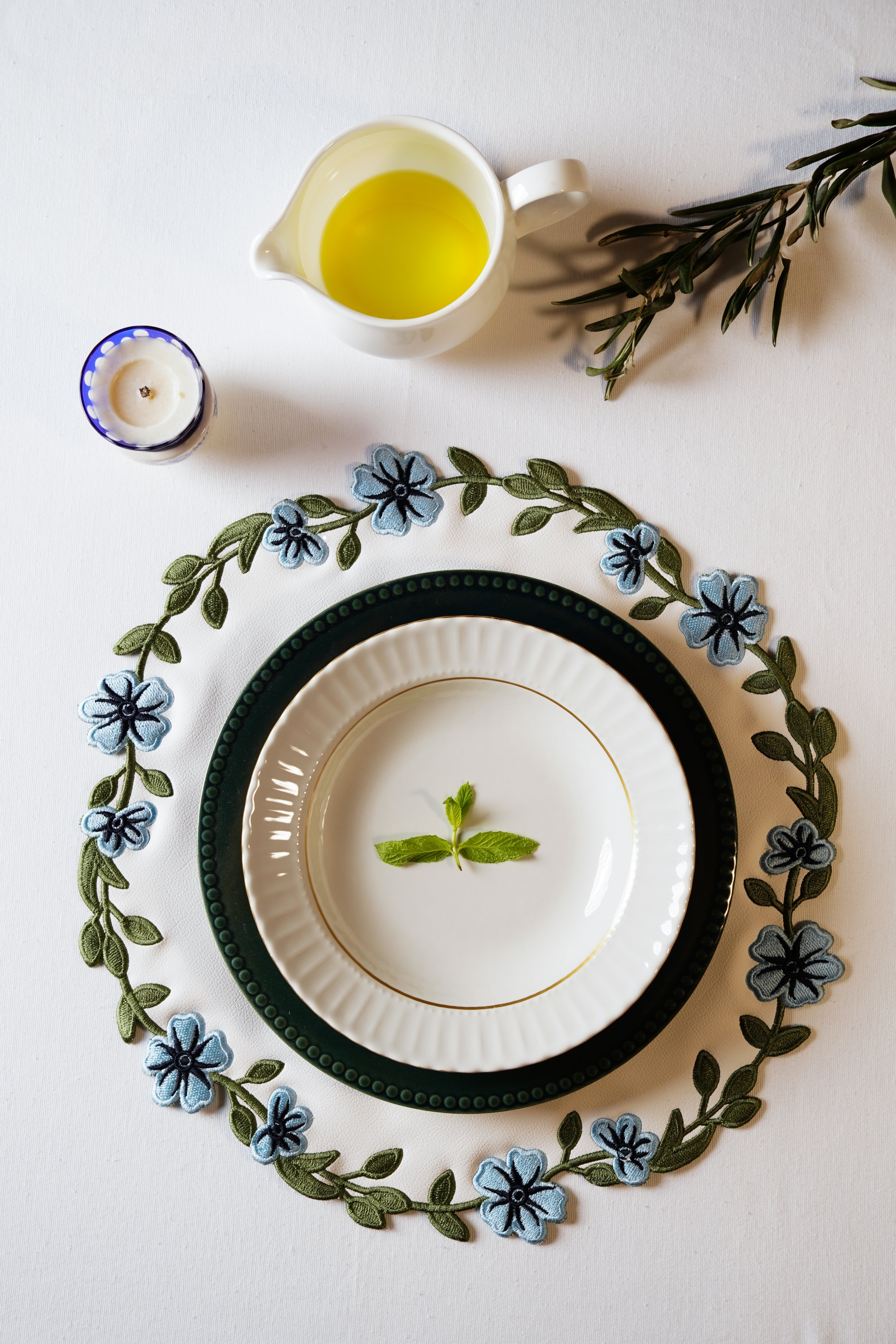 UNITY WHITE BLUE ROUND FAUX LEATHER PLACEMAT