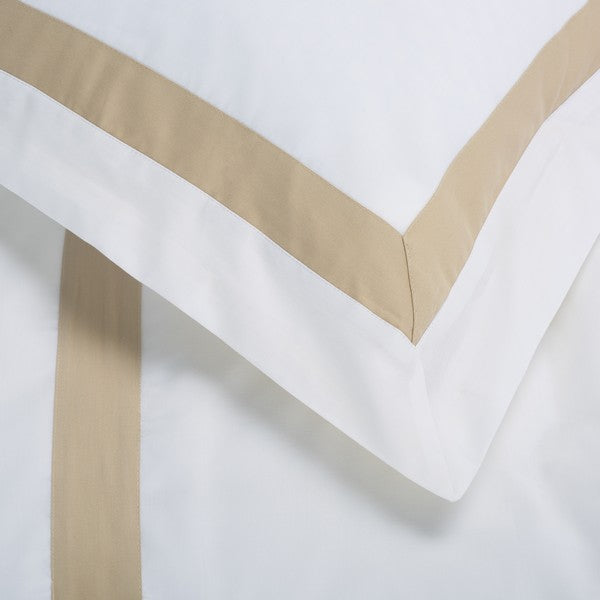 Bold Hotel Duvet Cover Set in White with Desert Beige Fabric Border (3 pieces)
