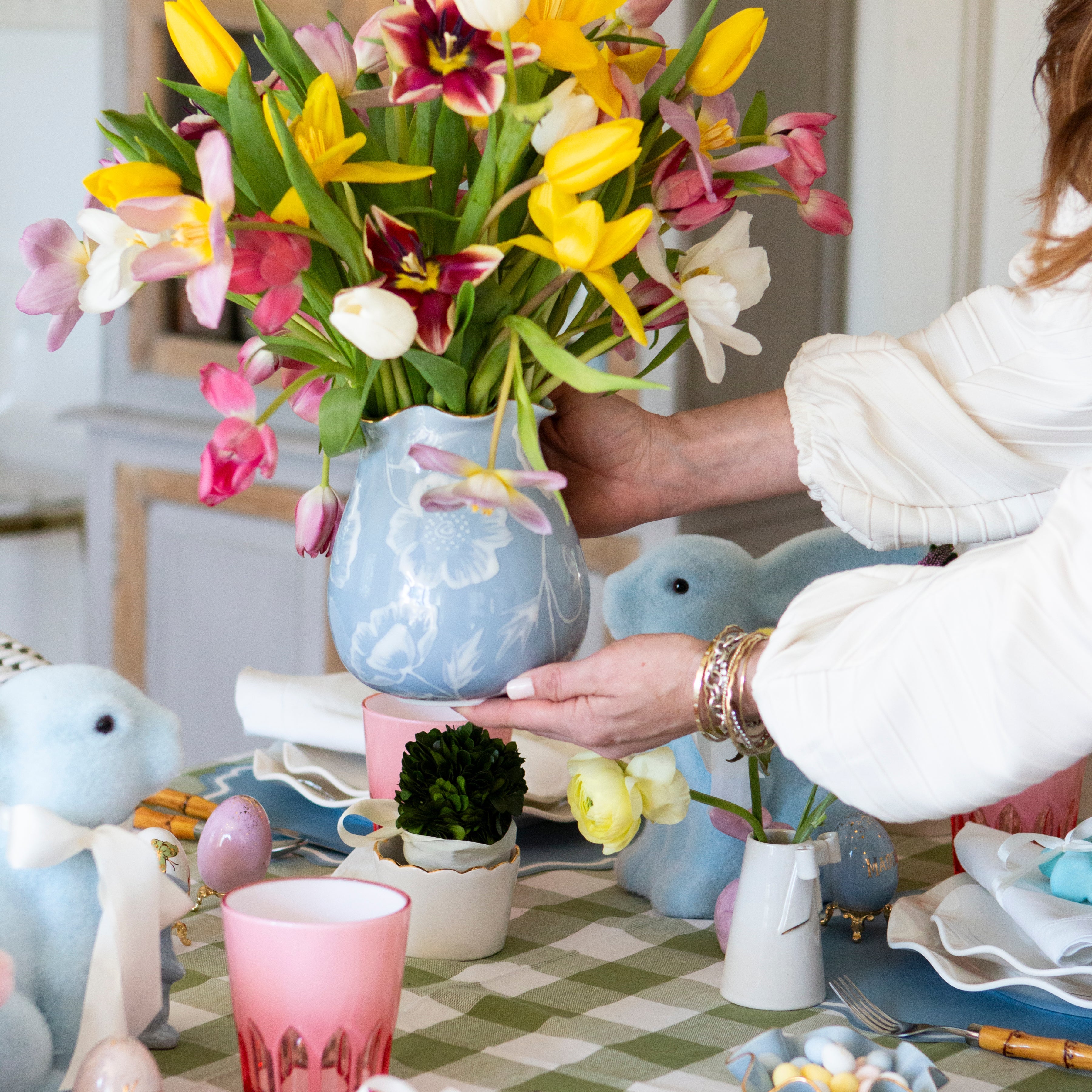Bouquet Vase in Classic Poppy