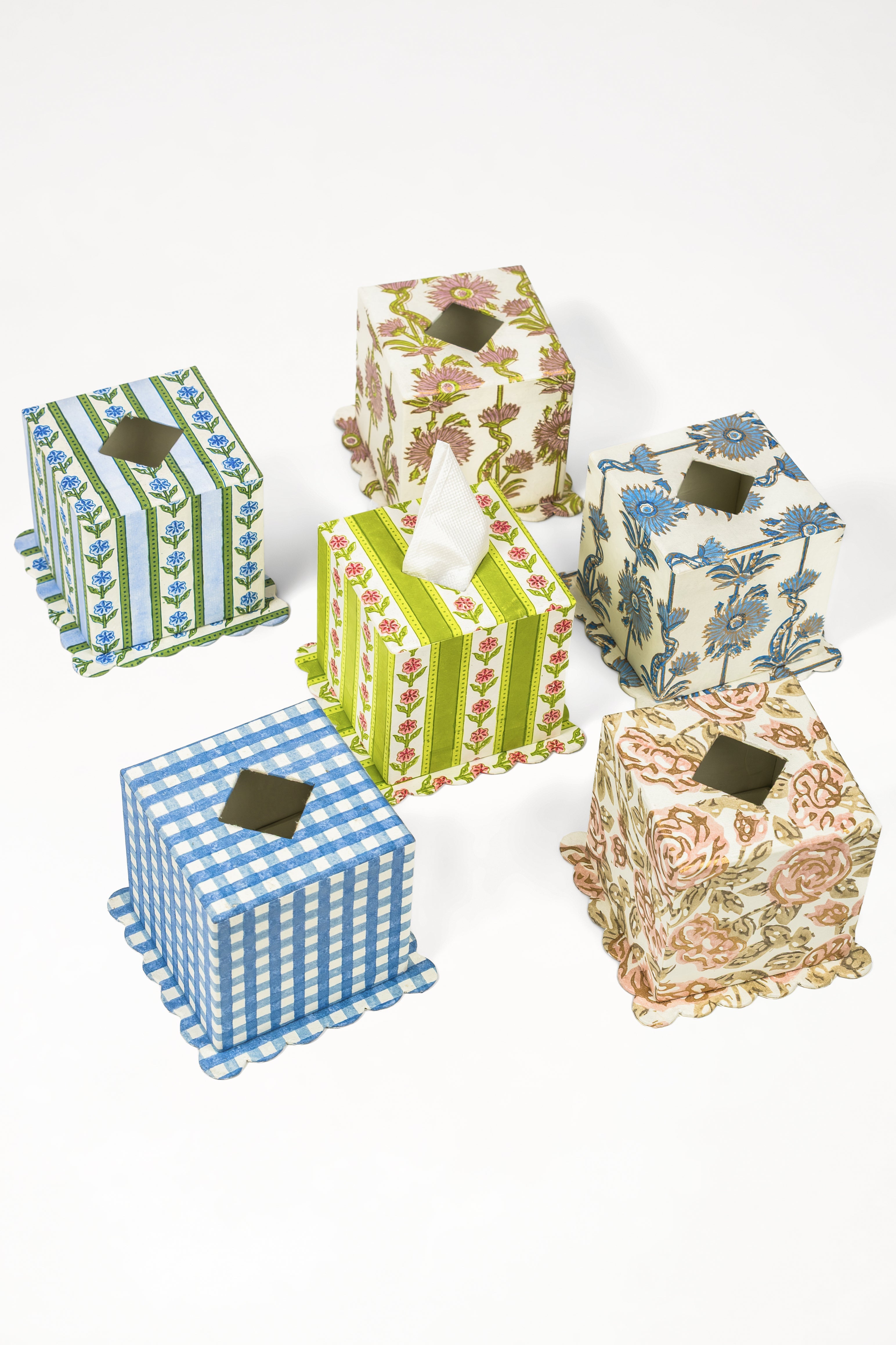 Cottage Garden Blockprint Scallop Tissue Box Cover in Blue