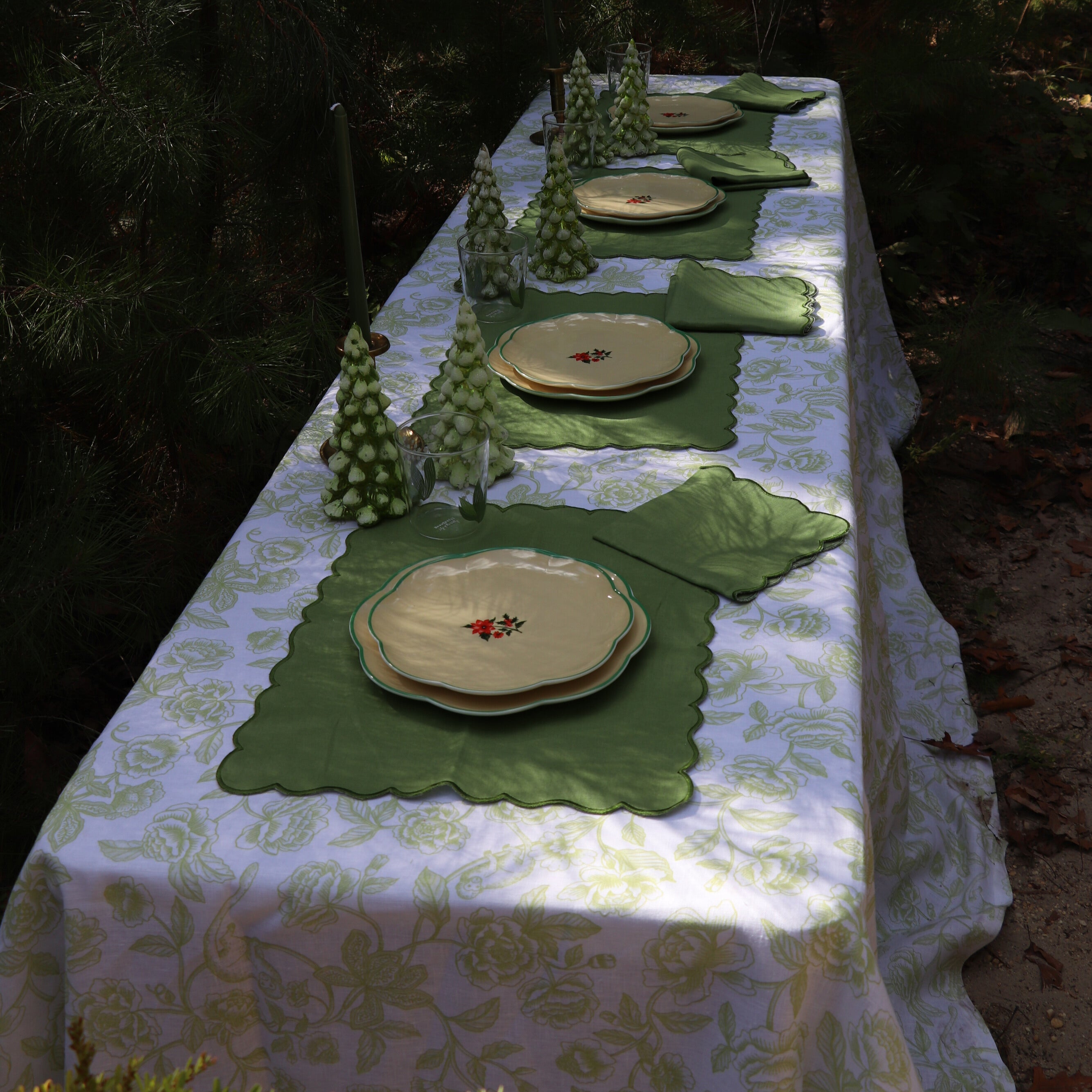 Ivory Flora Parlour Linen Tablecloth in Green and White