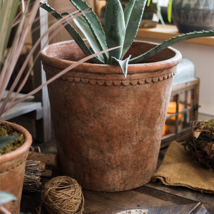 Large Terracotta Red Concrete Planter Pot - The Mayfair Hall