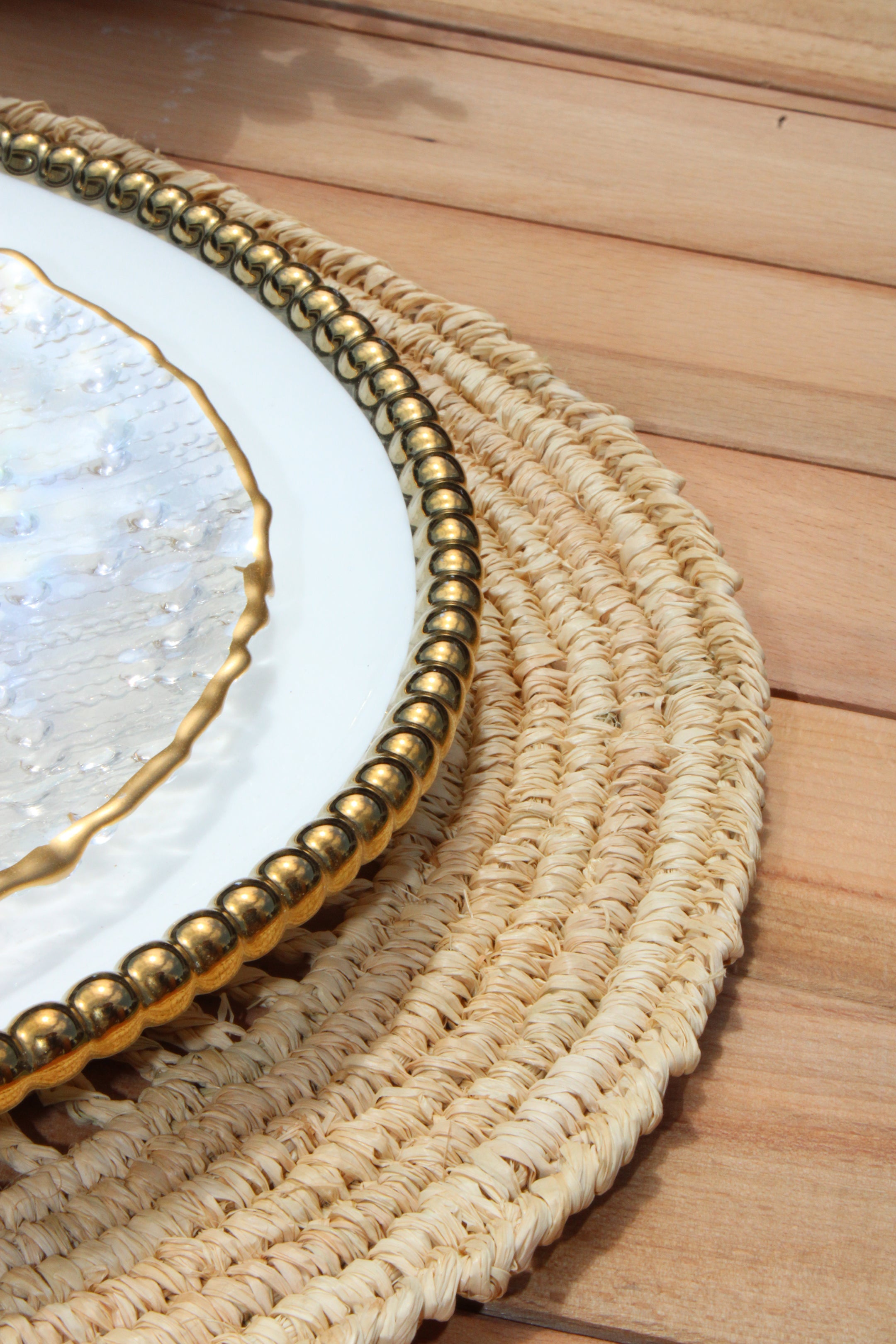 Tous Les Jours Raffia Placemat, Woven crochet tabletop