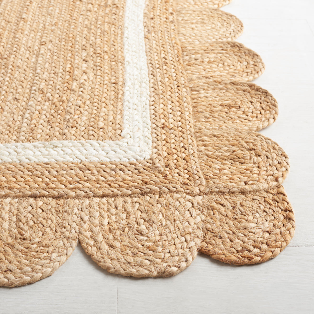 Natural Farmhouse Flat Weave Area Rug in Natural and Ivory
