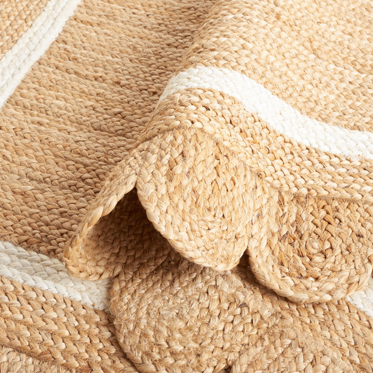 Natural Farmhouse Flat Weave Area Rug in Natural and Ivory