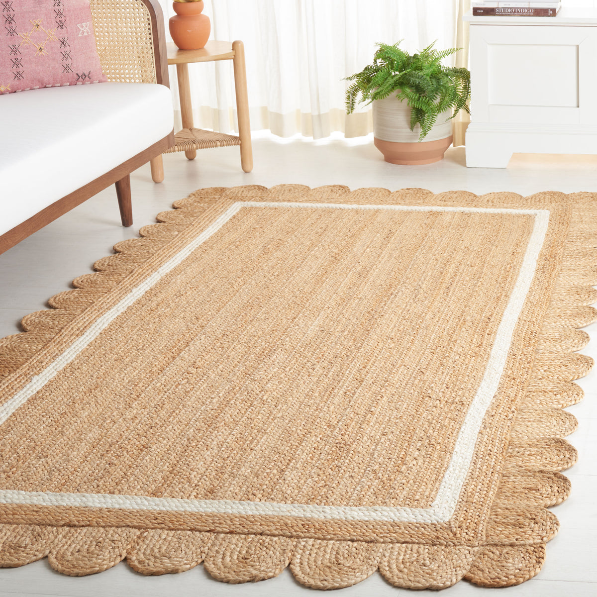 Natural Farmhouse Flat Weave Area Rug in Natural and Ivory