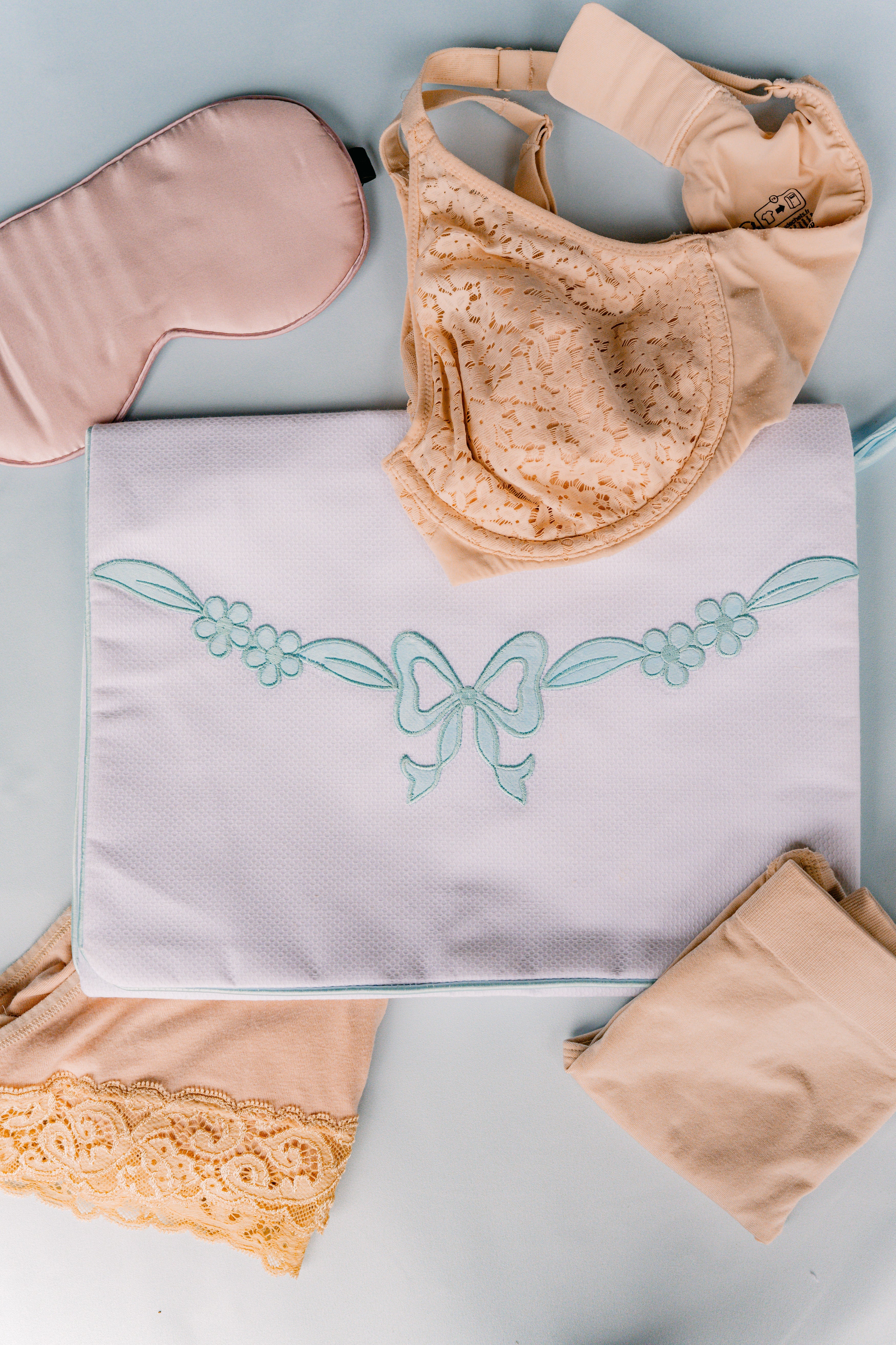 FLORAL BOW LINGERIE ENVELOPE