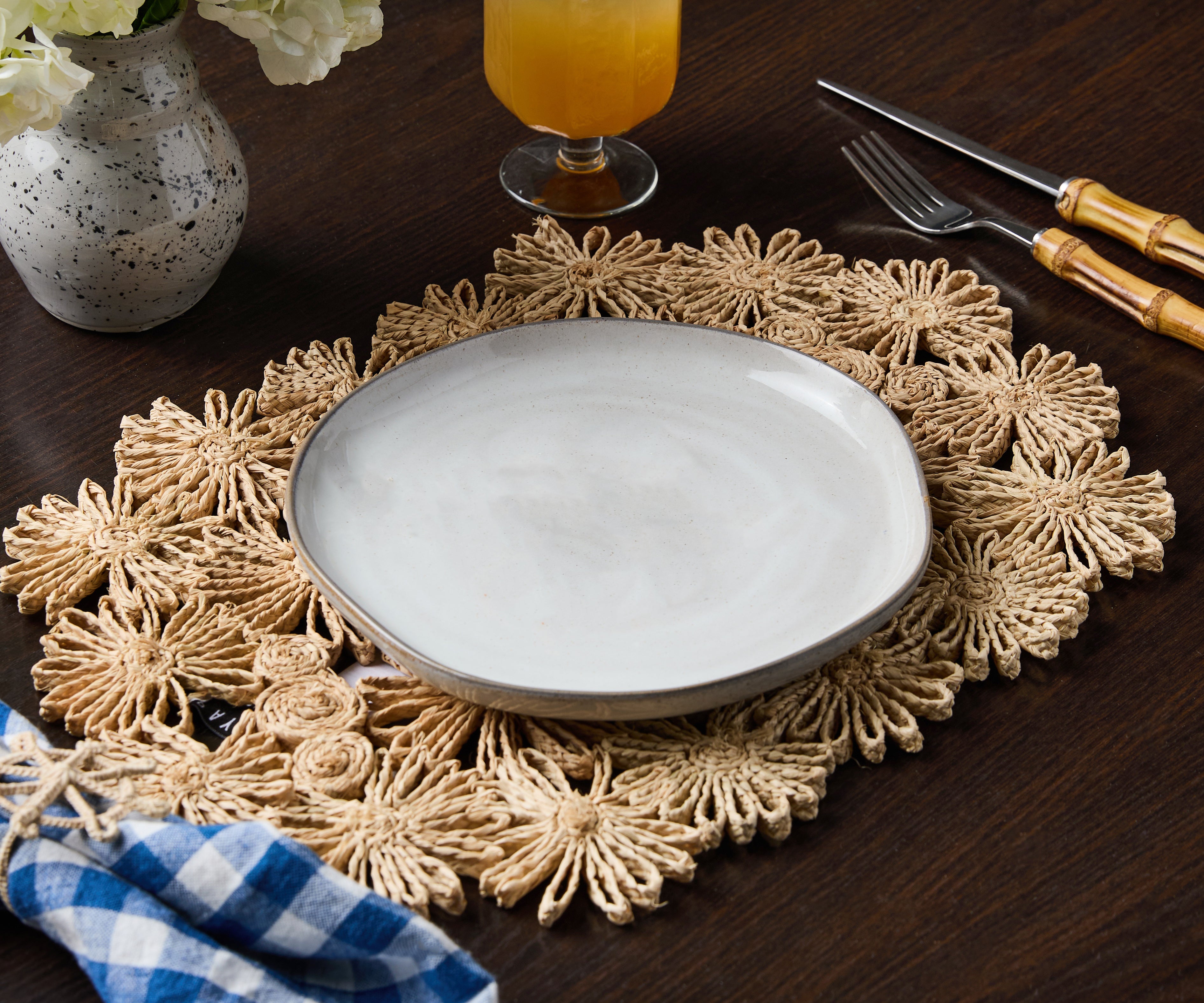 Fleur Raffia Placemat in Natural with Flowers Woven Tabletop