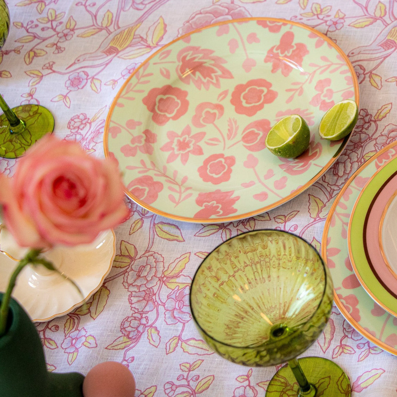 Leaf Dinner Plate in Pistachio and Lychee with Gold Handpainted Rim (Set of 4)