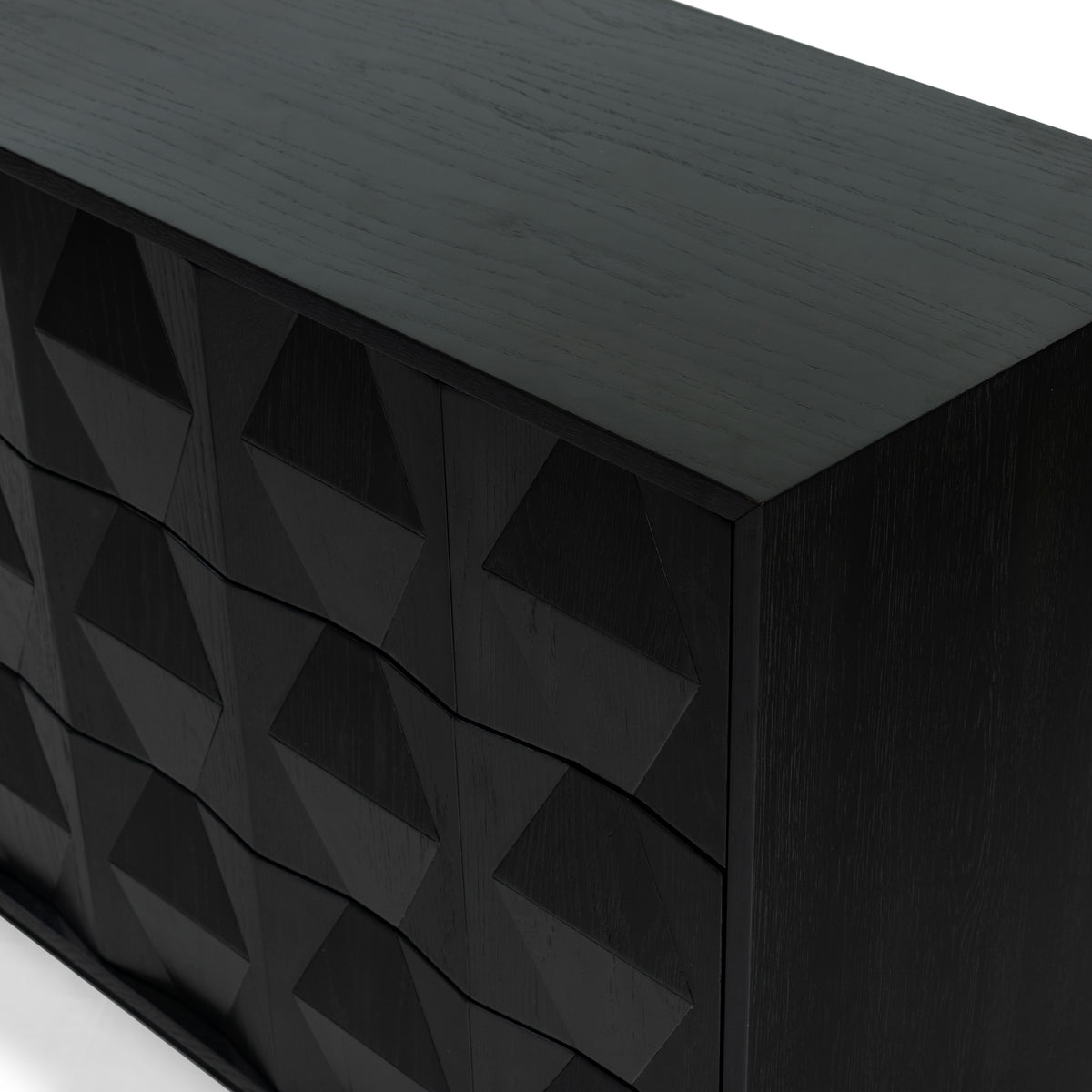Riabelle Wood 6 Drawer Dresser in Black