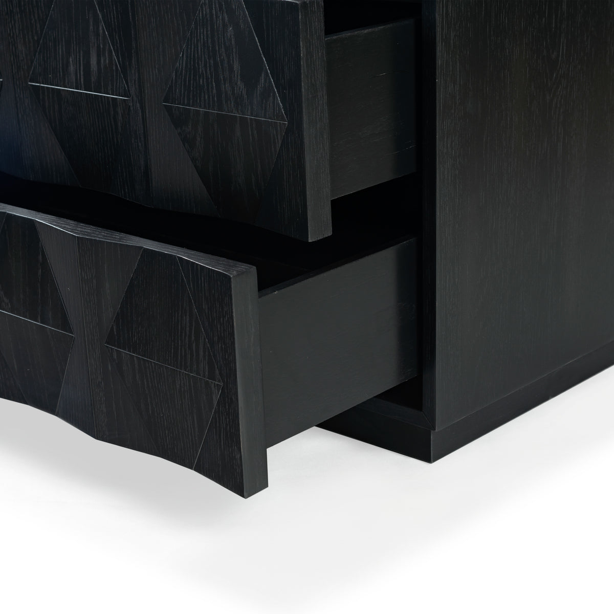 Riabelle Wood 6 Drawer Dresser in Black
