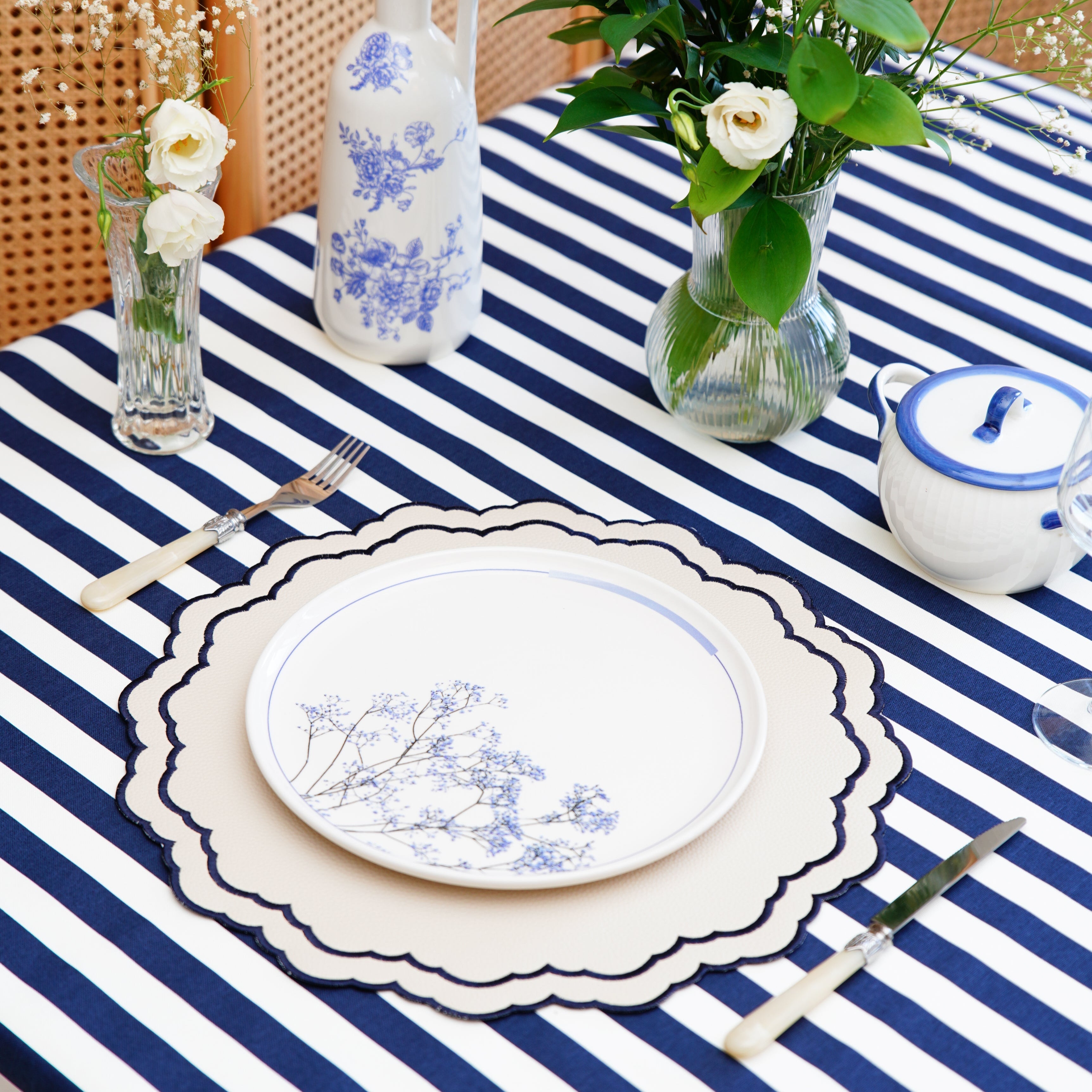 SCARLET WHITE NAVY BLUE ROUND FAUX LEATHER PLACEMAT