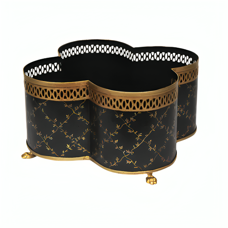 Quatrefoil Trellis Black Planter