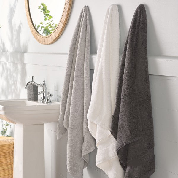 Signature Cotton Towel Bundle in White (8 Pieces)