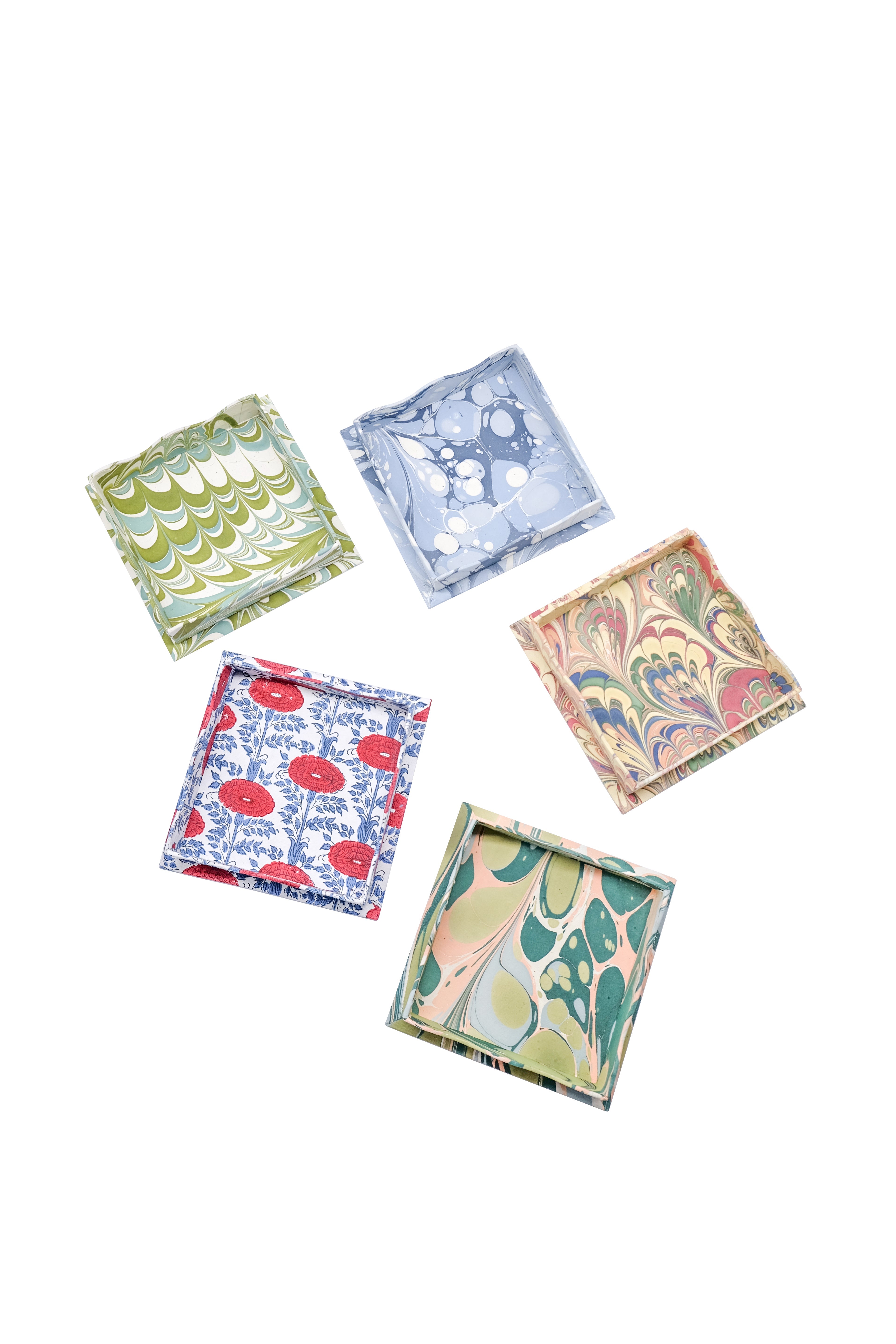 Nesting Scalloped Hand-Marbled Trays in Multicolor