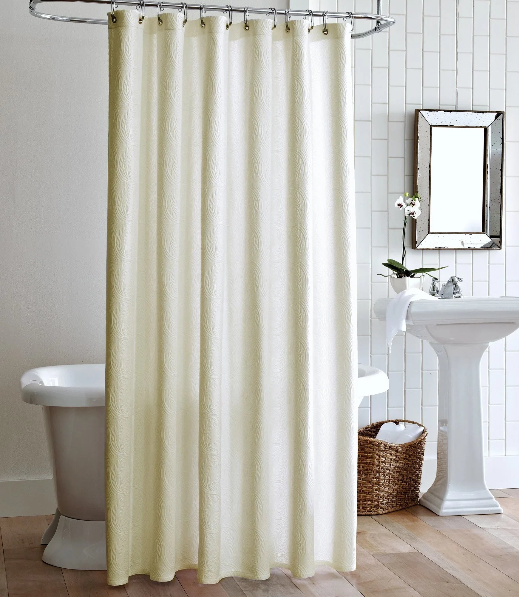 Peacock Alley Vienna Matelassé Bath Curtain - Thumbnail 5