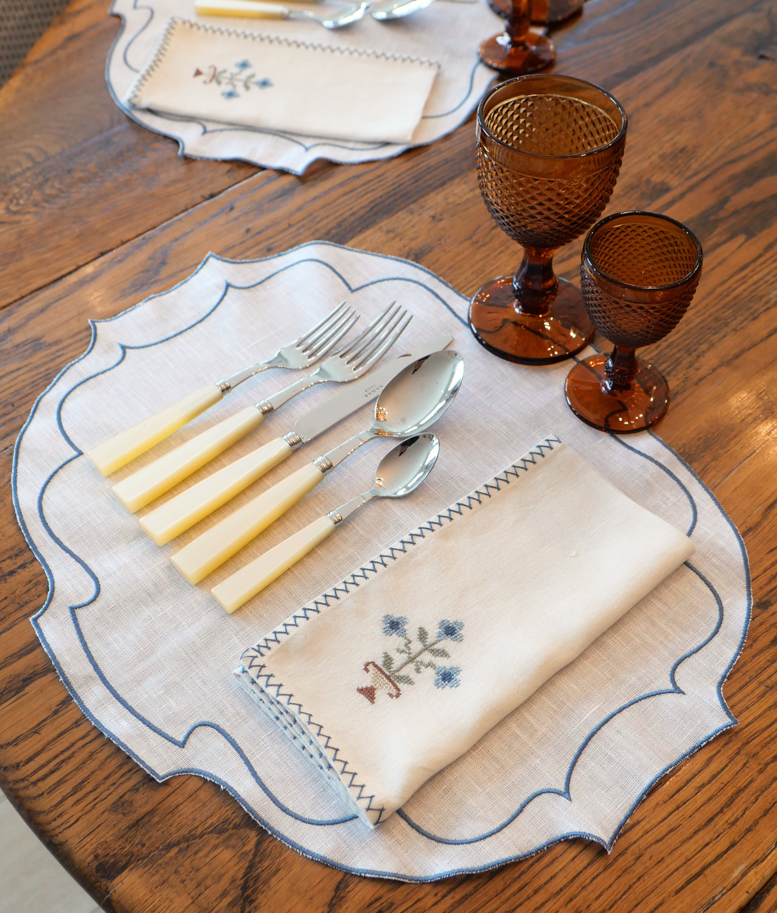 Frame Oval Linen Placemats, White / Blue Mirage